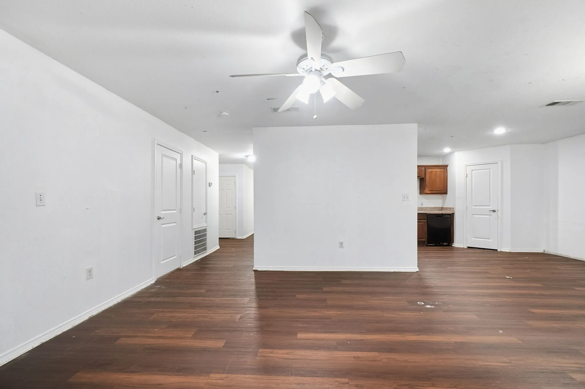 Single Family Residence For Sale in Dallas County , 15639 Danson Drive, Dallas, Texas 75253, 4 Bedroom, 2 Bathroom, 2 Garage spaces, 1,665 Sqft, built in 2012, mls#21406611, Real Estate Agent in Dallas, Homes For Sale in Dallas county, Homes For Sale in Dallas, Realtor in Dallas Texas, Real Estate Brokerage Independent Realty Texas, Luminita Cordes Realtor