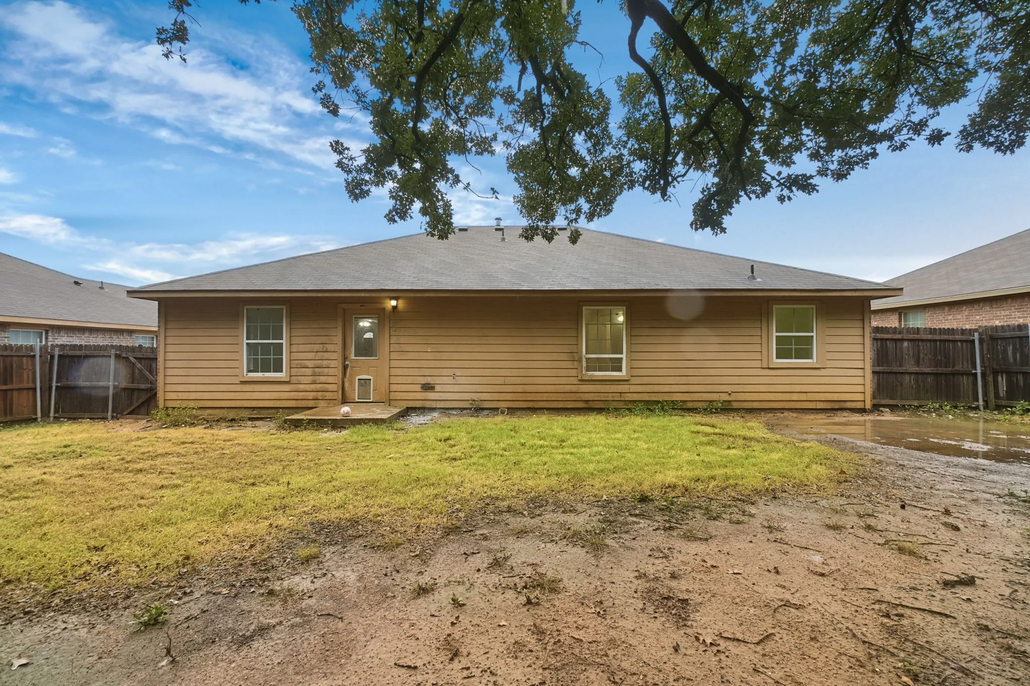 Single Family Residence For Sale in Dallas County , 15639 Danson Drive, Dallas, Texas 75253, 4 Bedroom, 2 Bathroom, 2 Garage spaces, 1,665 Sqft, built in 2012, mls#21406611, Real Estate Agent in Dallas, Homes For Sale in Dallas county, Homes For Sale in Dallas, Realtor in Dallas Texas, Real Estate Brokerage Independent Realty Texas, Luminita Cordes Realtor