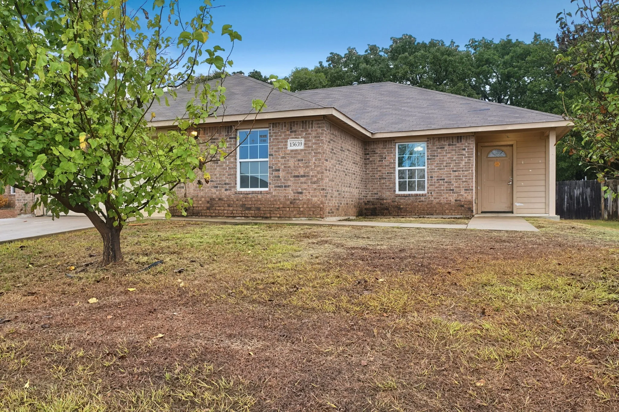 Single Family Residence For Sale in Dallas County , 15639 Danson Drive, Dallas, Texas 75253, 4 Bedroom, 2 Bathroom, 2 Garage spaces, 1,665 Sqft, built in 2012, mls#21406611, Real Estate Agent in Dallas, Homes For Sale in Dallas county, Homes For Sale in Dallas, Realtor in Dallas Texas, Real Estate Brokerage Independent Realty Texas, Luminita Cordes Realtor