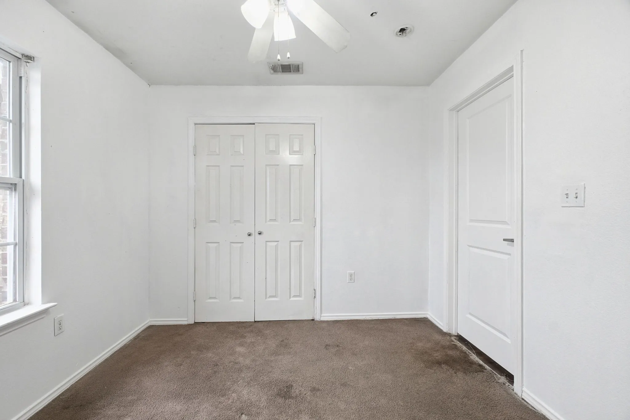 Single Family Residence For Sale in Dallas County , 15639 Danson Drive, Dallas, Texas 75253, 4 Bedroom, 2 Bathroom, 2 Garage spaces, 1,665 Sqft, built in 2012, mls#21406611, Real Estate Agent in Dallas, Homes For Sale in Dallas county, Homes For Sale in Dallas, Realtor in Dallas Texas, Real Estate Brokerage Independent Realty Texas, Luminita Cordes Realtor