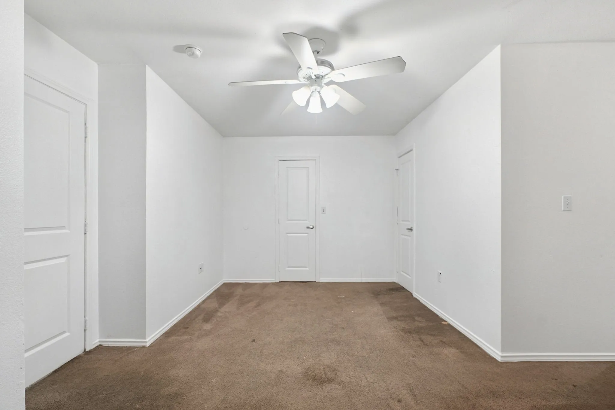 Single Family Residence For Sale in Dallas County , 15639 Danson Drive, Dallas, Texas 75253, 4 Bedroom, 2 Bathroom, 2 Garage spaces, 1,665 Sqft, built in 2012, mls#21406611, Real Estate Agent in Dallas, Homes For Sale in Dallas county, Homes For Sale in Dallas, Realtor in Dallas Texas, Real Estate Brokerage Independent Realty Texas, Luminita Cordes Realtor