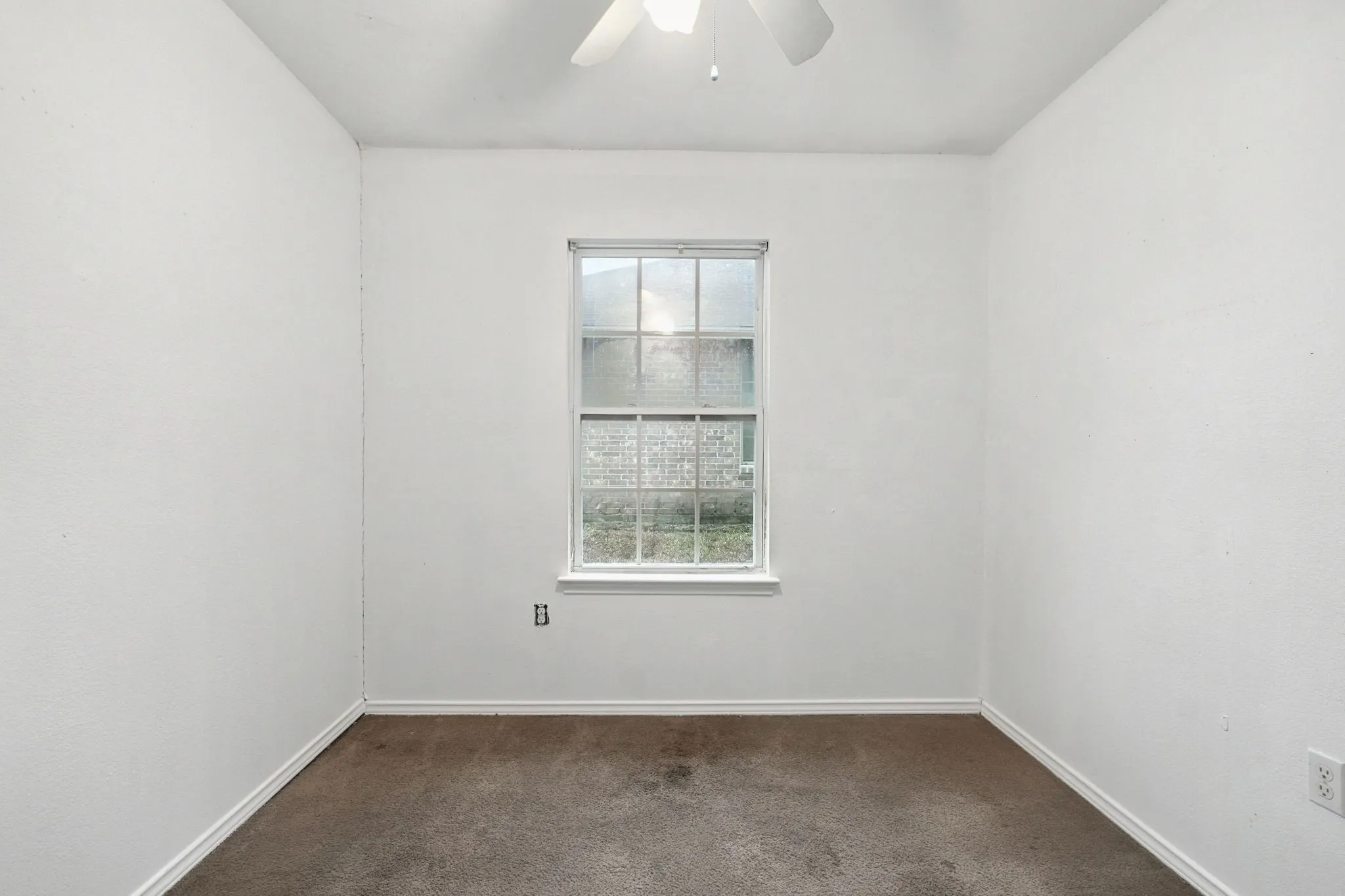 Single Family Residence For Sale in Dallas County , 15639 Danson Drive, Dallas, Texas 75253, 4 Bedroom, 2 Bathroom, 2 Garage spaces, 1,665 Sqft, built in 2012, mls#21406611, Real Estate Agent in Dallas, Homes For Sale in Dallas county, Homes For Sale in Dallas, Realtor in Dallas Texas, Real Estate Brokerage Independent Realty Texas, Luminita Cordes Realtor