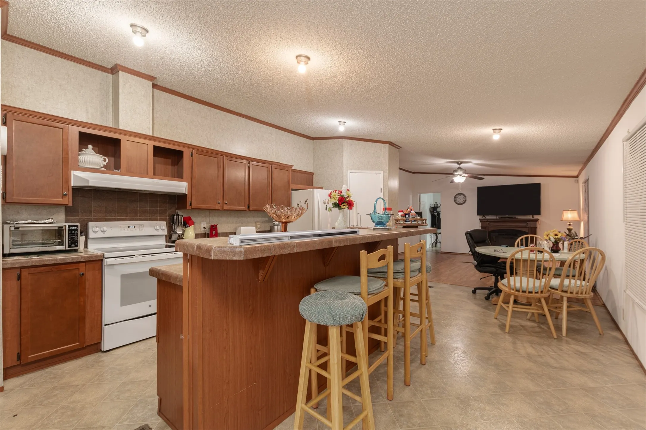 Mobile Home For Sale in Wood County , 138 S Campbell Street, Alba, Texas 75410, 4 Bedroom, 2 Bathroom, 3 Garage spaces, 2,280 Sqft, built in 2008, mls#21406840, Real Estate Agent in Alba, Homes For Sale in Wood county, Homes For Sale in Alba, Realtor in Alba Texas, Real Estate Brokerage Independent Realty Texas, Luminita Cordes Realtor