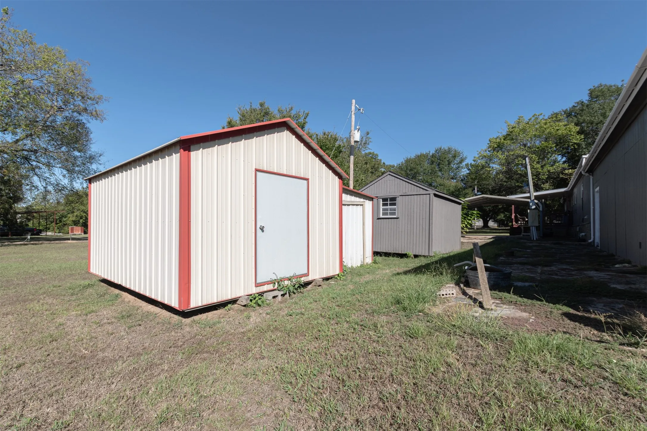 Mobile Home For Sale in Wood County , 138 S Campbell Street, Alba, Texas 75410, 4 Bedroom, 2 Bathroom, 3 Garage spaces, 2,280 Sqft, built in 2008, mls#21406840, Real Estate Agent in Alba, Homes For Sale in Wood county, Homes For Sale in Alba, Realtor in Alba Texas, Real Estate Brokerage Independent Realty Texas, Luminita Cordes Realtor