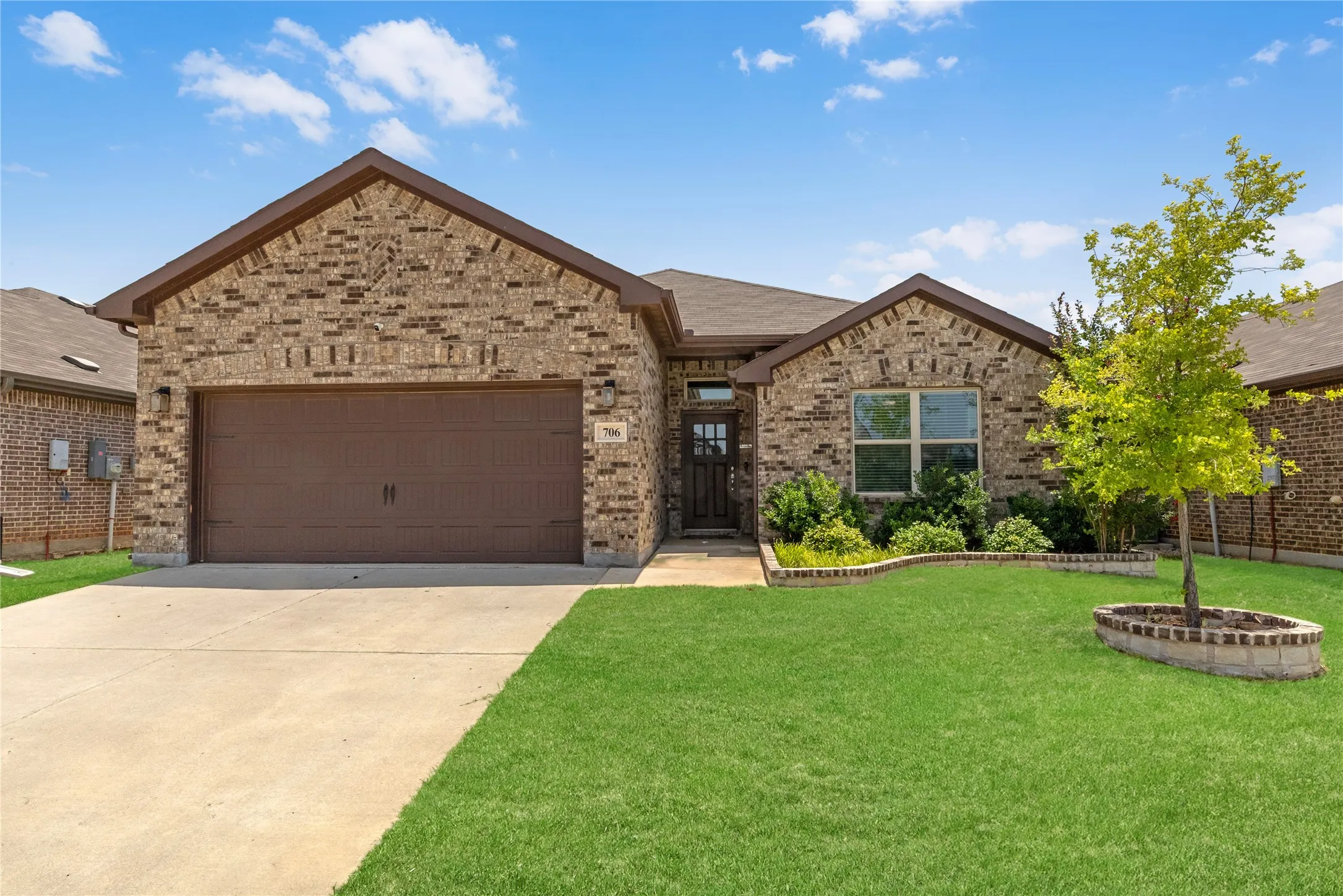 Single Family Residence For Sale in Denton County , 706 Presidio Street, Aubrey, Texas 76227, 3 Bedroom, 2 Bathroom, 2 Garage spaces, 1,878 Sqft, built in 2022, mls#21404109, Real Estate Agent in Aubrey, Homes For Sale in Denton county, Homes For Sale in Aubrey, Realtor in Aubrey Texas, Real Estate Brokerage Independent Realty Texas, Luminita Cordes Realtor