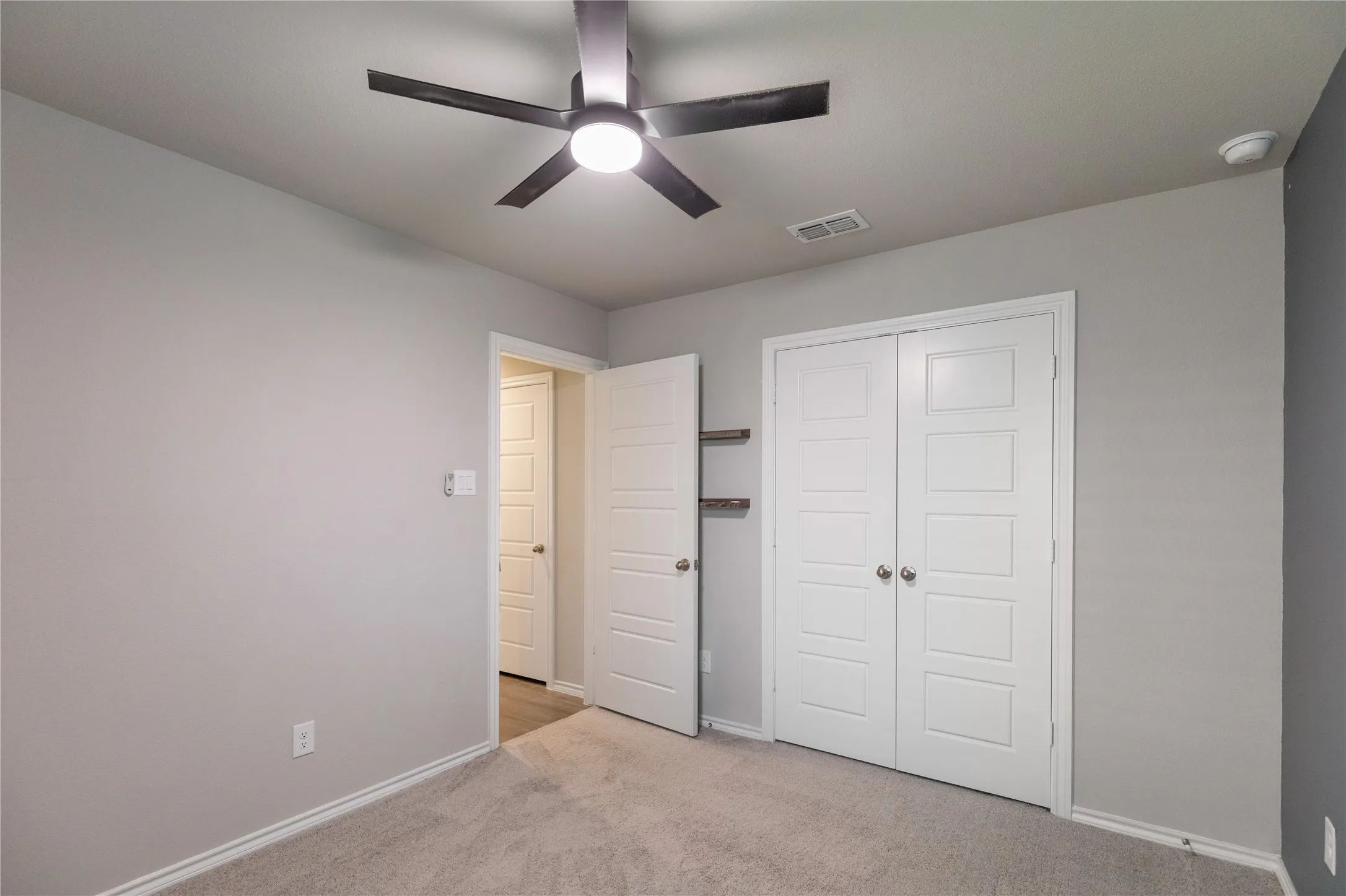 Single Family Residence For Sale in Denton County , 706 Presidio Street, Aubrey, Texas 76227, 3 Bedroom, 2 Bathroom, 2 Garage spaces, 1,878 Sqft, built in 2022, mls#21404109, Real Estate Agent in Aubrey, Homes For Sale in Denton county, Homes For Sale in Aubrey, Realtor in Aubrey Texas, Real Estate Brokerage Independent Realty Texas, Luminita Cordes Realtor