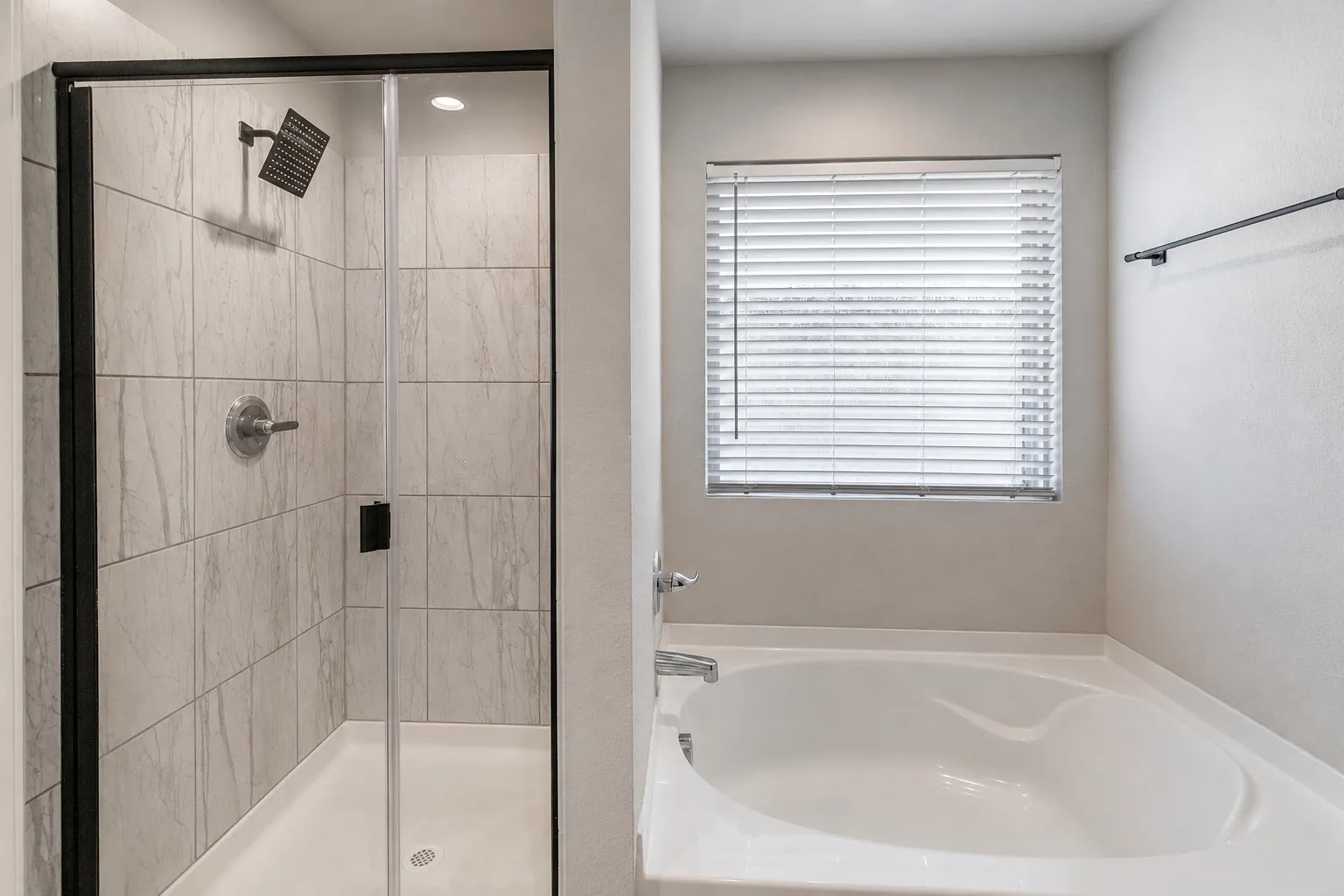 Single Family Residence For Sale in Denton County , 706 Presidio Street, Aubrey, Texas 76227, 3 Bedroom, 2 Bathroom, 2 Garage spaces, 1,878 Sqft, built in 2022, mls#21404109, Real Estate Agent in Aubrey, Homes For Sale in Denton county, Homes For Sale in Aubrey, Realtor in Aubrey Texas, Real Estate Brokerage Independent Realty Texas, Luminita Cordes Realtor