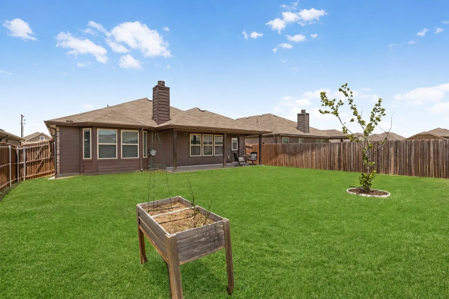 Single Family Residence For Sale in Denton County , 706 Presidio Street, Aubrey, Texas 76227, 3 Bedroom, 2 Bathroom, 2 Garage spaces, 1,878 Sqft, built in 2022, mls#21404109, Real Estate Agent in Aubrey, Homes For Sale in Denton county, Homes For Sale in Aubrey, Realtor in Aubrey Texas, Real Estate Brokerage Independent Realty Texas, Luminita Cordes Realtor