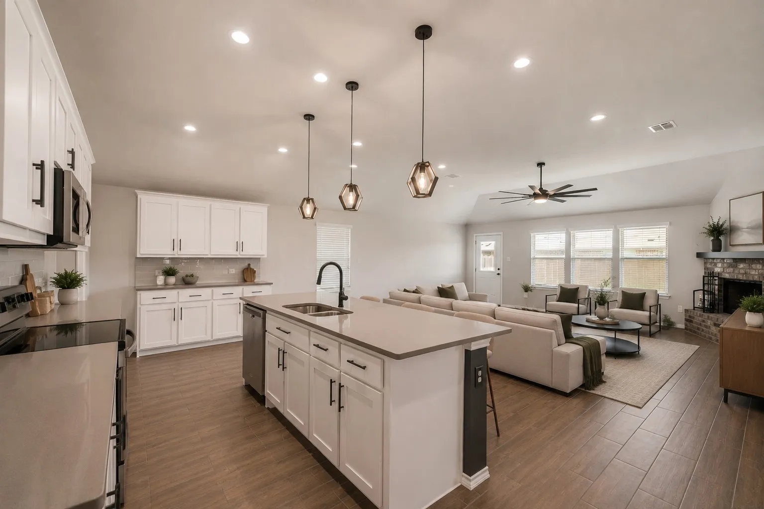Single Family Residence For Sale in Denton County , 706 Presidio Street, Aubrey, Texas 76227, 3 Bedroom, 2 Bathroom, 2 Garage spaces, 1,878 Sqft, built in 2022, mls#21404109, Real Estate Agent in Aubrey, Homes For Sale in Denton county, Homes For Sale in Aubrey, Realtor in Aubrey Texas, Real Estate Brokerage Independent Realty Texas, Luminita Cordes Realtor
