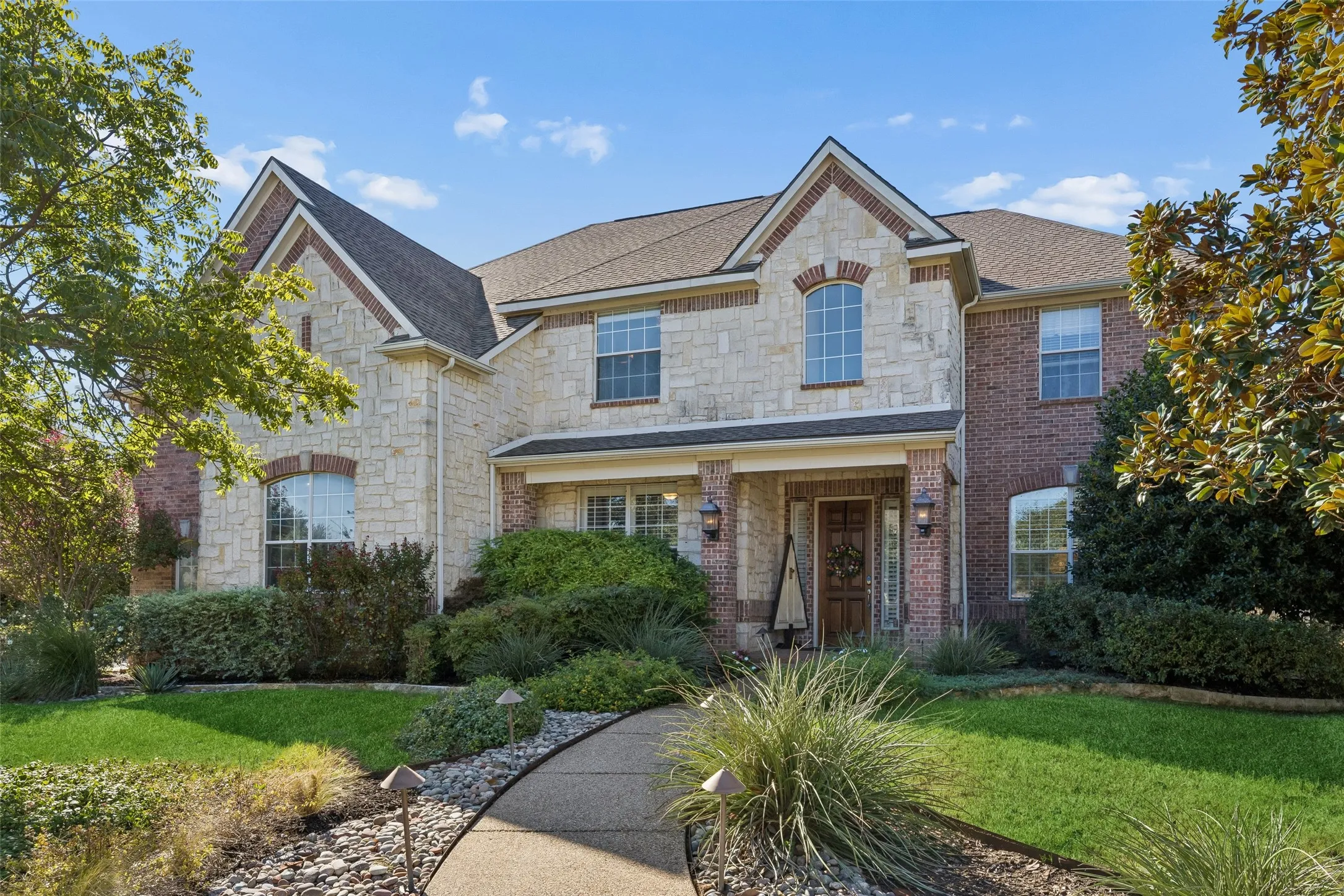 Single Family Residence For Sale in Denton County , 4605 Portsmouth Court, Flower Mound, Texas 75022, 4 Bedroom, 4 Bathroom, 3 Garage spaces, 4,292 Sqft, built in 2001, mls#21393909, Real Estate Agent in Flower Mound, Homes For Sale in Denton county, Homes For Sale in Flower Mound, Realtor in Flower Mound Texas, Real Estate Brokerage Independent Realty Texas, Luminita Cordes Realtor