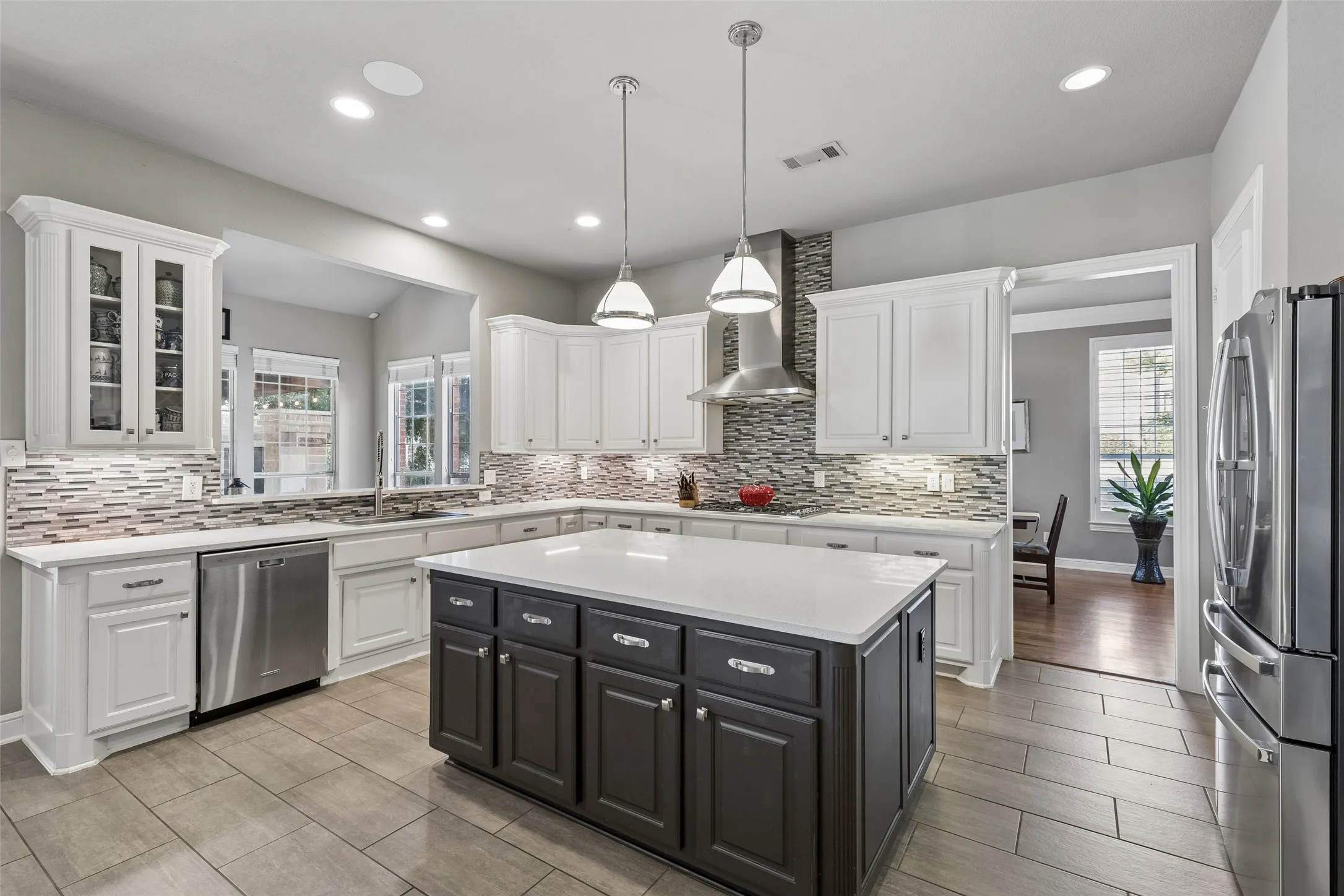 Single Family Residence For Sale in Denton County , 4605 Portsmouth Court, Flower Mound, Texas 75022, 4 Bedroom, 4 Bathroom, 3 Garage spaces, 4,292 Sqft, built in 2001, mls#21393909, Real Estate Agent in Flower Mound, Homes For Sale in Denton county, Homes For Sale in Flower Mound, Realtor in Flower Mound Texas, Real Estate Brokerage Independent Realty Texas, Luminita Cordes Realtor