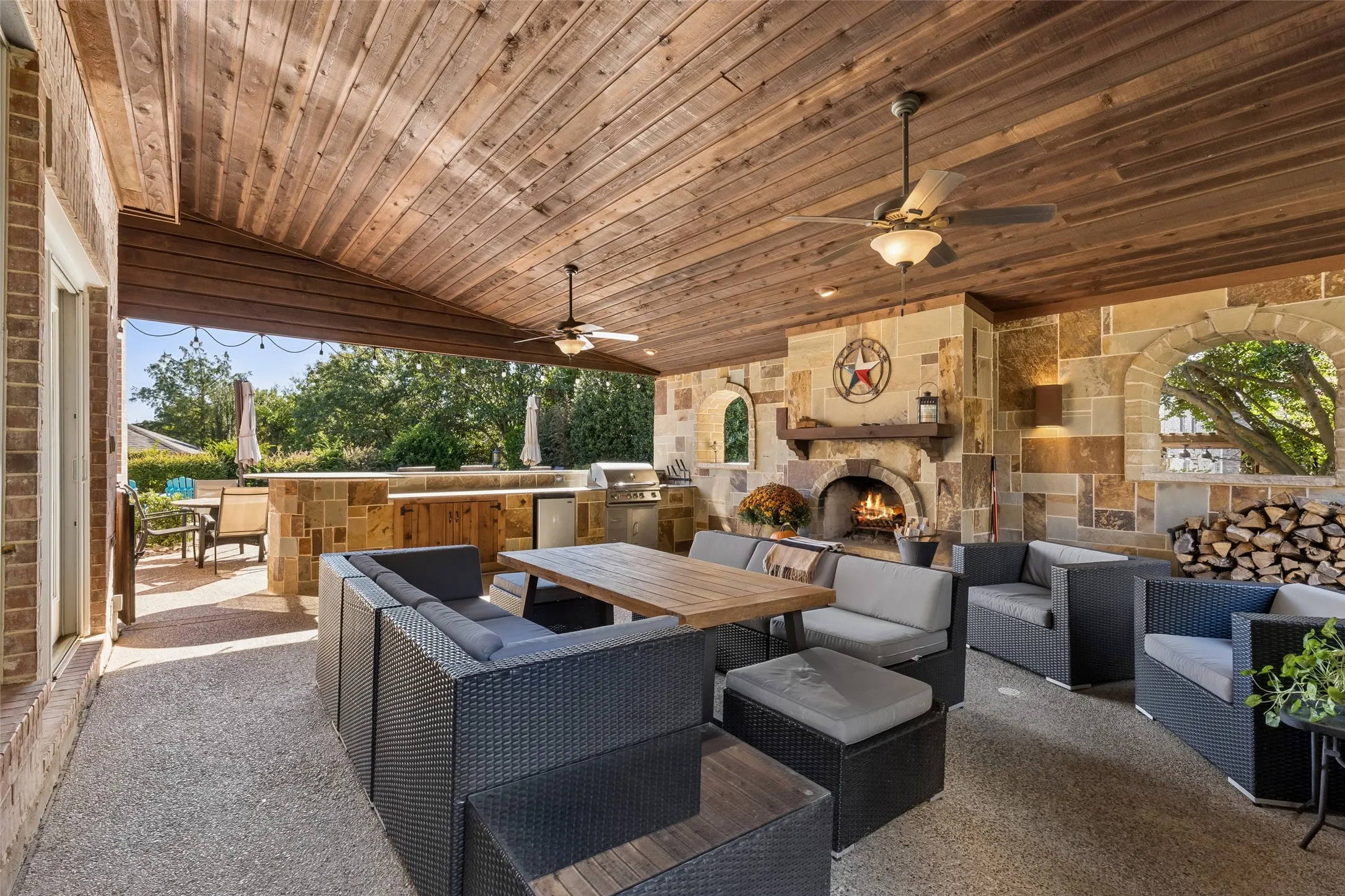 Single Family Residence For Sale in Denton County , 4605 Portsmouth Court, Flower Mound, Texas 75022, 4 Bedroom, 4 Bathroom, 3 Garage spaces, 4,292 Sqft, built in 2001, mls#21393909, Real Estate Agent in Flower Mound, Homes For Sale in Denton county, Homes For Sale in Flower Mound, Realtor in Flower Mound Texas, Real Estate Brokerage Independent Realty Texas, Luminita Cordes Realtor