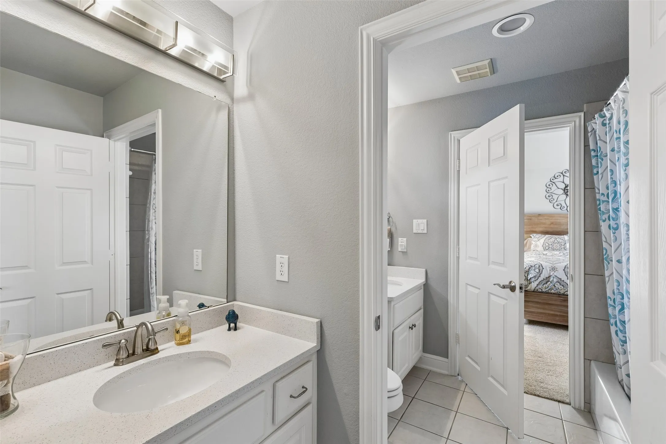 Single Family Residence For Sale in Denton County , 4605 Portsmouth Court, Flower Mound, Texas 75022, 4 Bedroom, 4 Bathroom, 3 Garage spaces, 4,292 Sqft, built in 2001, mls#21393909, Real Estate Agent in Flower Mound, Homes For Sale in Denton county, Homes For Sale in Flower Mound, Realtor in Flower Mound Texas, Real Estate Brokerage Independent Realty Texas, Luminita Cordes Realtor