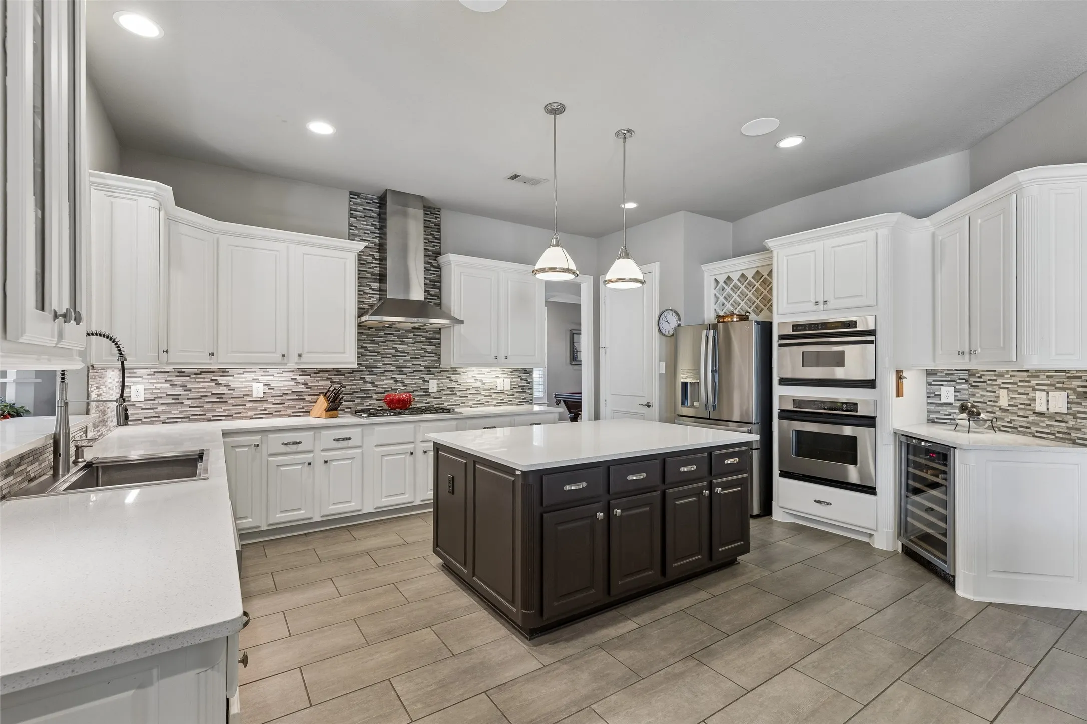 Single Family Residence For Sale in Denton County , 4605 Portsmouth Court, Flower Mound, Texas 75022, 4 Bedroom, 4 Bathroom, 3 Garage spaces, 4,292 Sqft, built in 2001, mls#21393909, Real Estate Agent in Flower Mound, Homes For Sale in Denton county, Homes For Sale in Flower Mound, Realtor in Flower Mound Texas, Real Estate Brokerage Independent Realty Texas, Luminita Cordes Realtor