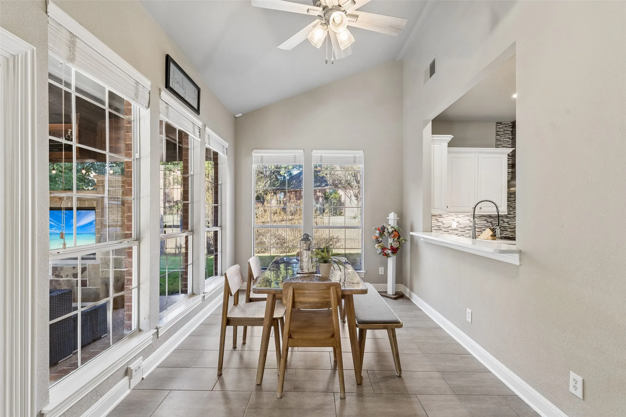 Single Family Residence For Sale in Denton County , 4605 Portsmouth Court, Flower Mound, Texas 75022, 4 Bedroom, 4 Bathroom, 3 Garage spaces, 4,292 Sqft, built in 2001, mls#21393909, Real Estate Agent in Flower Mound, Homes For Sale in Denton county, Homes For Sale in Flower Mound, Realtor in Flower Mound Texas, Real Estate Brokerage Independent Realty Texas, Luminita Cordes Realtor
