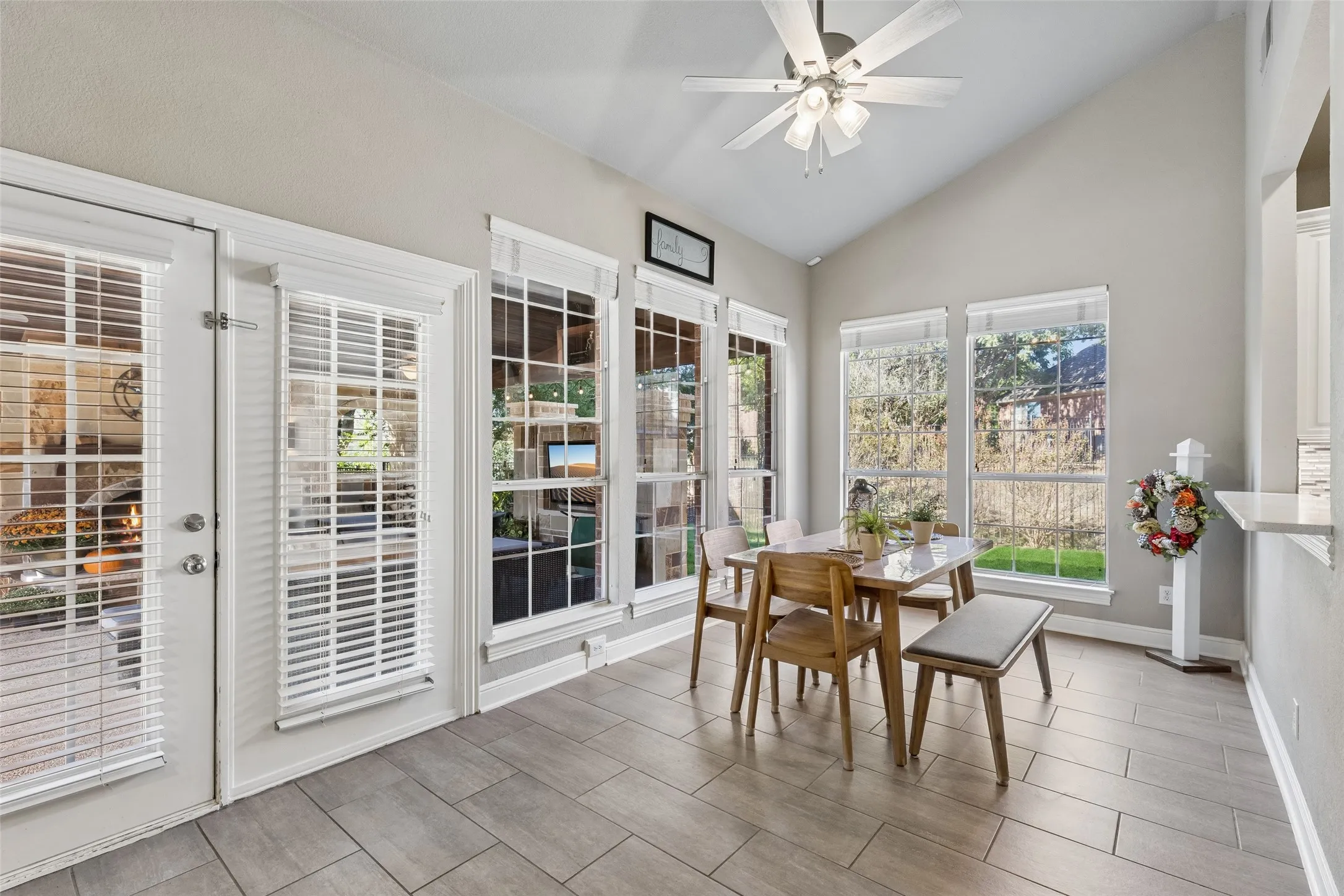 Single Family Residence For Sale in Denton County , 4605 Portsmouth Court, Flower Mound, Texas 75022, 4 Bedroom, 4 Bathroom, 3 Garage spaces, 4,292 Sqft, built in 2001, mls#21393909, Real Estate Agent in Flower Mound, Homes For Sale in Denton county, Homes For Sale in Flower Mound, Realtor in Flower Mound Texas, Real Estate Brokerage Independent Realty Texas, Luminita Cordes Realtor
