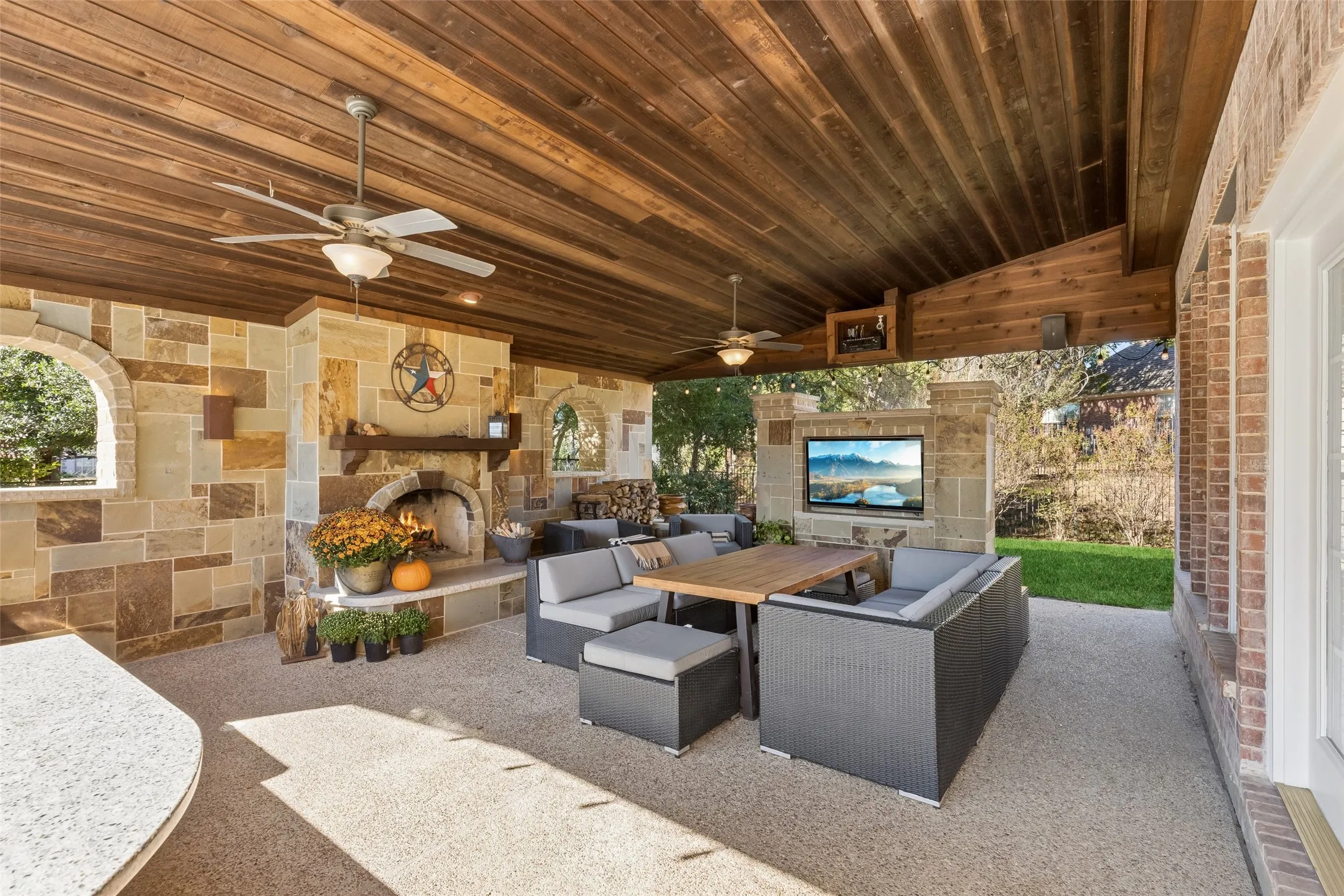 Single Family Residence For Sale in Denton County , 4605 Portsmouth Court, Flower Mound, Texas 75022, 4 Bedroom, 4 Bathroom, 3 Garage spaces, 4,292 Sqft, built in 2001, mls#21393909, Real Estate Agent in Flower Mound, Homes For Sale in Denton county, Homes For Sale in Flower Mound, Realtor in Flower Mound Texas, Real Estate Brokerage Independent Realty Texas, Luminita Cordes Realtor