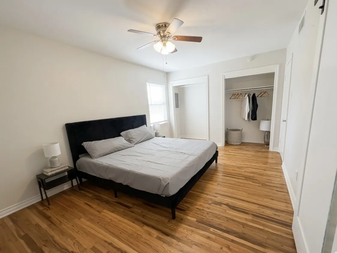 Duplex For Rent in Dallas County , 2732 W Jefferson Boulevard, Dallas, Texas 75211, 2 Bedroom, 1 Bathroom, Garage spaces, 950 Sqft, built in 1954, mls#21407023, Real Estate Agent in Dallas, Homes For Rent in Dallas county, Homes For Rent in Dallas, Realtor in Dallas Texas, Real Estate Brokerage Independent Realty Texas, Luminita Cordes Realtor