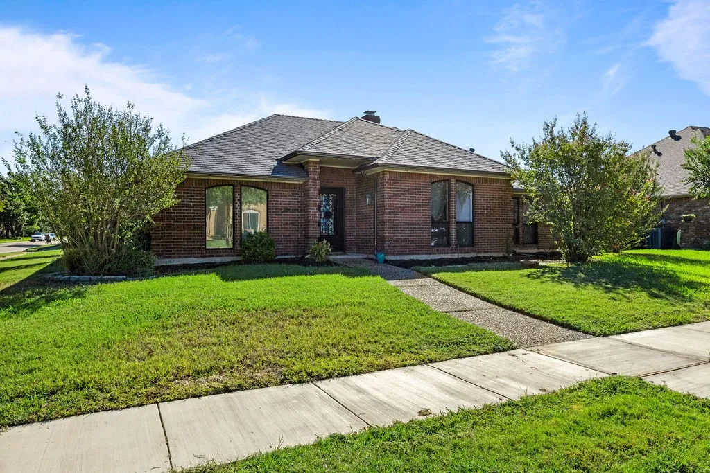 Single Family Residence For Sale