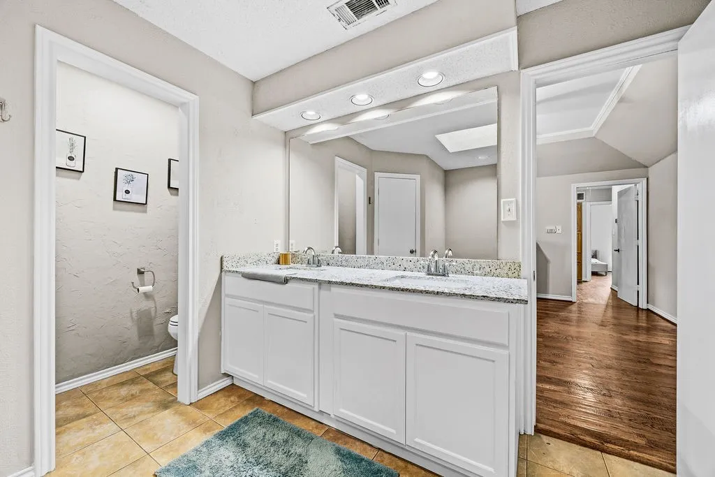 Single Family Residence For Sale in Denton County , 4016 Province Drive, Carrollton, Texas 75007, 3 Bedroom, 3 Bathroom, 2 Garage spaces, 2,028 Sqft, built in 1985, mls#21375304, Real Estate Agent in Carrollton, Homes For Sale in Denton county, Homes For Sale in Carrollton, Realtor in Carrollton Texas, Real Estate Brokerage Independent Realty Texas, Luminita Cordes Realtor