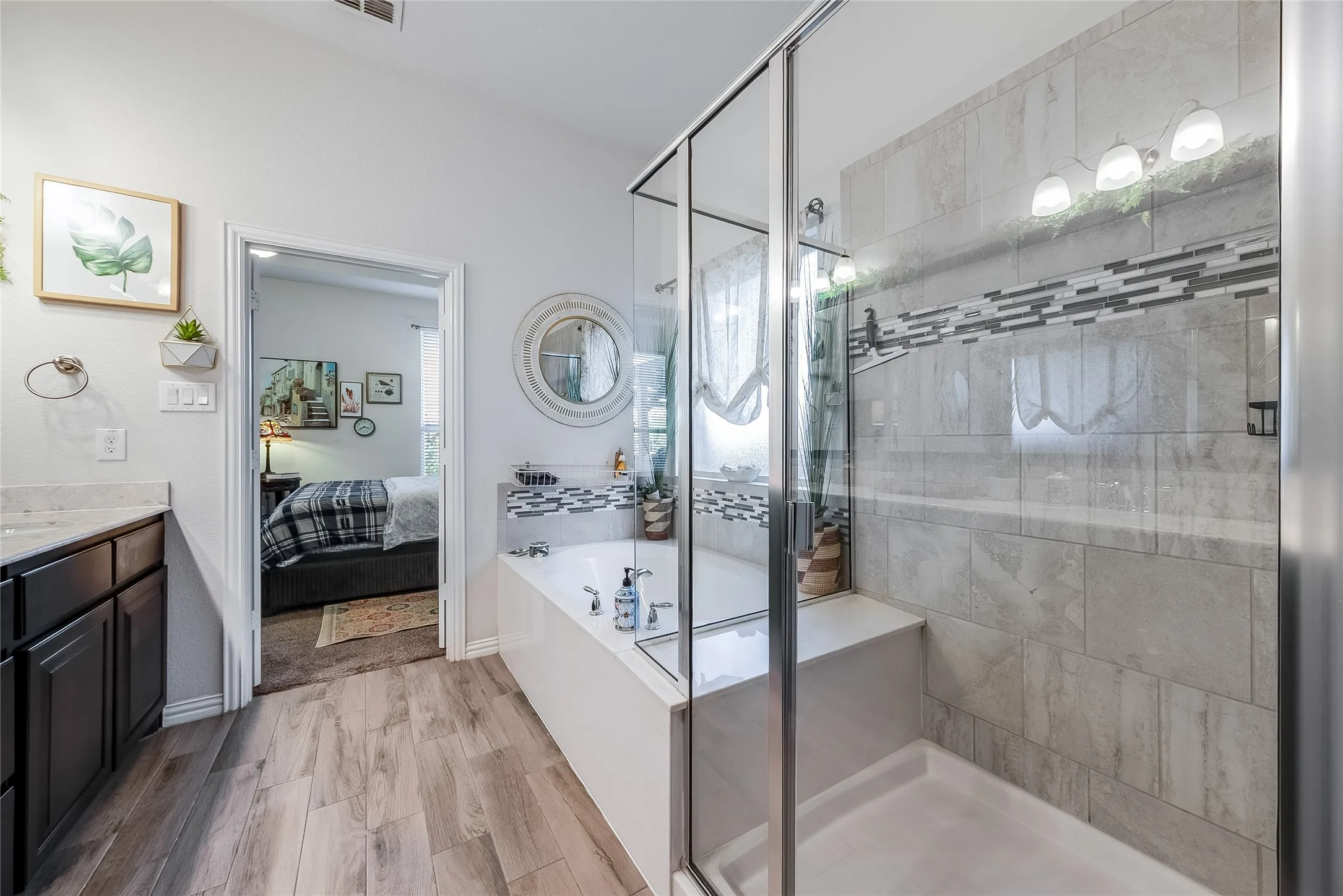 Single Family Residence For Sale in Tarrant County , 9652 Calaveras Road, Fort Worth, Texas 76177, 4 Bedroom, 3 Bathroom, 2 Garage spaces, 3,126 Sqft, built in 2016, mls#21400828, Real Estate Agent in Fort Worth, Homes For Sale in Tarrant county, Homes For Sale in Fort Worth, Realtor in Fort Worth Texas, Real Estate Brokerage Independent Realty Texas, Luminita Cordes Realtor