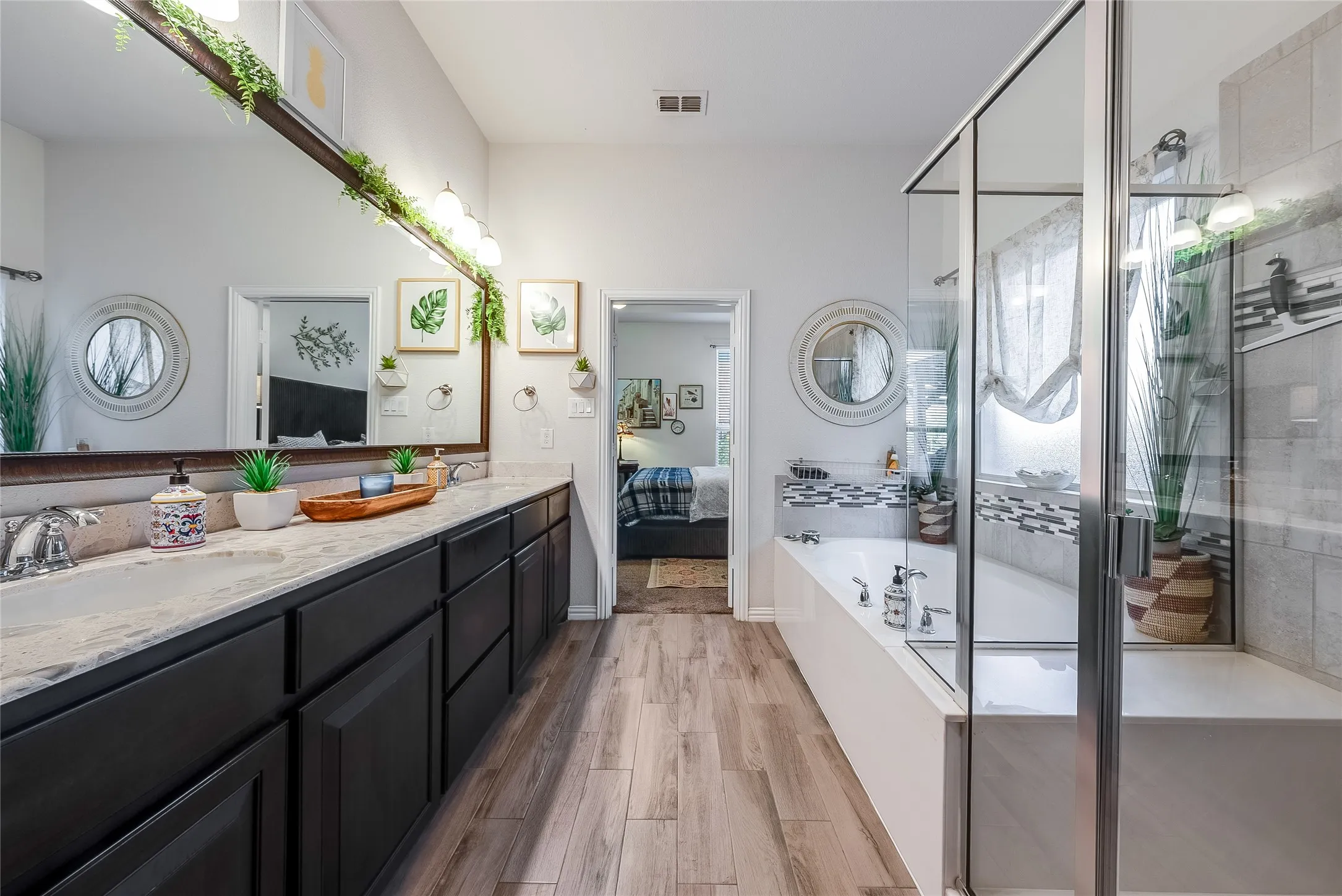 Single Family Residence For Sale in Tarrant County , 9652 Calaveras Road, Fort Worth, Texas 76177, 4 Bedroom, 3 Bathroom, 2 Garage spaces, 3,126 Sqft, built in 2016, mls#21400828, Real Estate Agent in Fort Worth, Homes For Sale in Tarrant county, Homes For Sale in Fort Worth, Realtor in Fort Worth Texas, Real Estate Brokerage Independent Realty Texas, Luminita Cordes Realtor