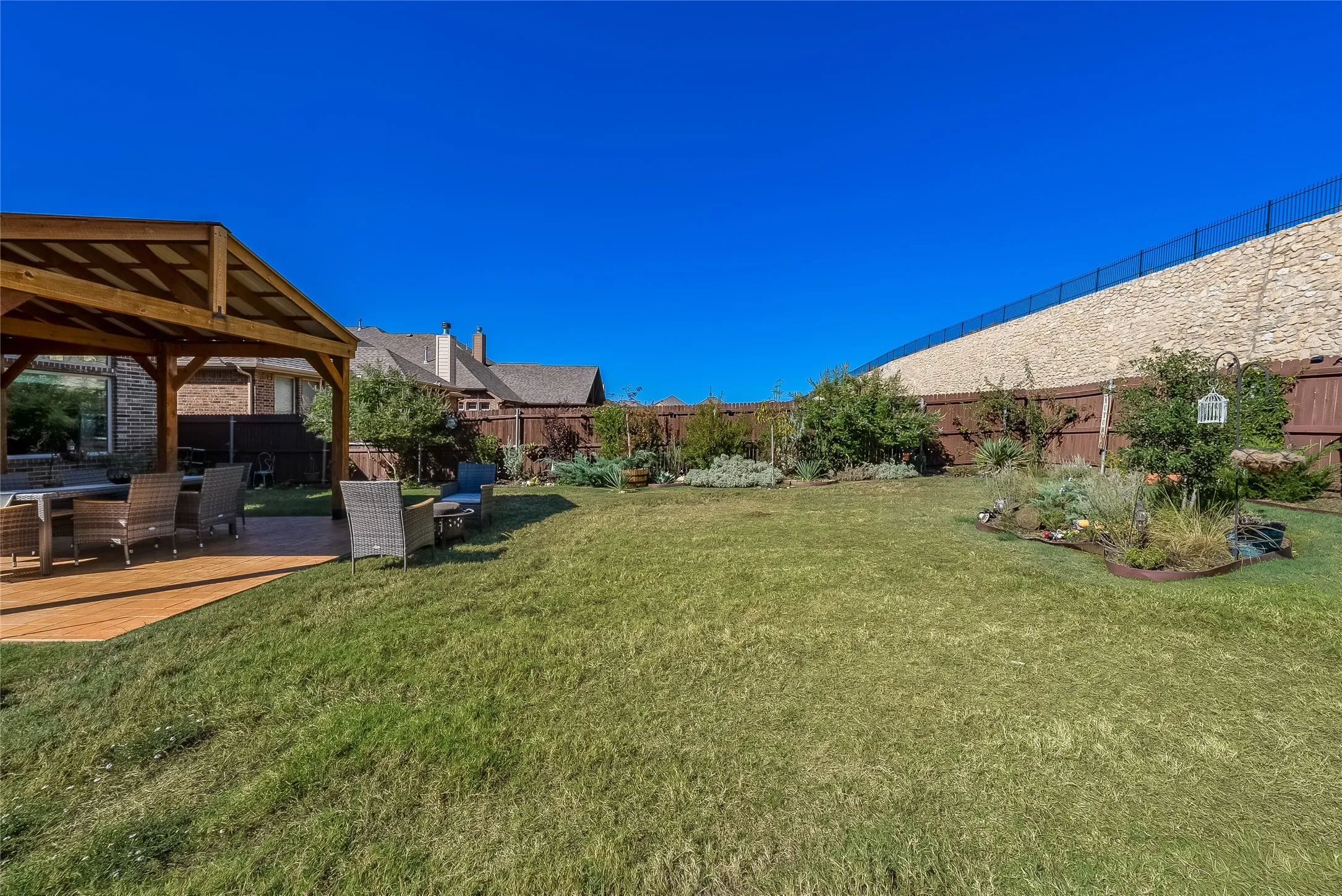Single Family Residence For Sale in Tarrant County , 9652 Calaveras Road, Fort Worth, Texas 76177, 4 Bedroom, 3 Bathroom, 2 Garage spaces, 3,126 Sqft, built in 2016, mls#21400828, Real Estate Agent in Fort Worth, Homes For Sale in Tarrant county, Homes For Sale in Fort Worth, Realtor in Fort Worth Texas, Real Estate Brokerage Independent Realty Texas, Luminita Cordes Realtor