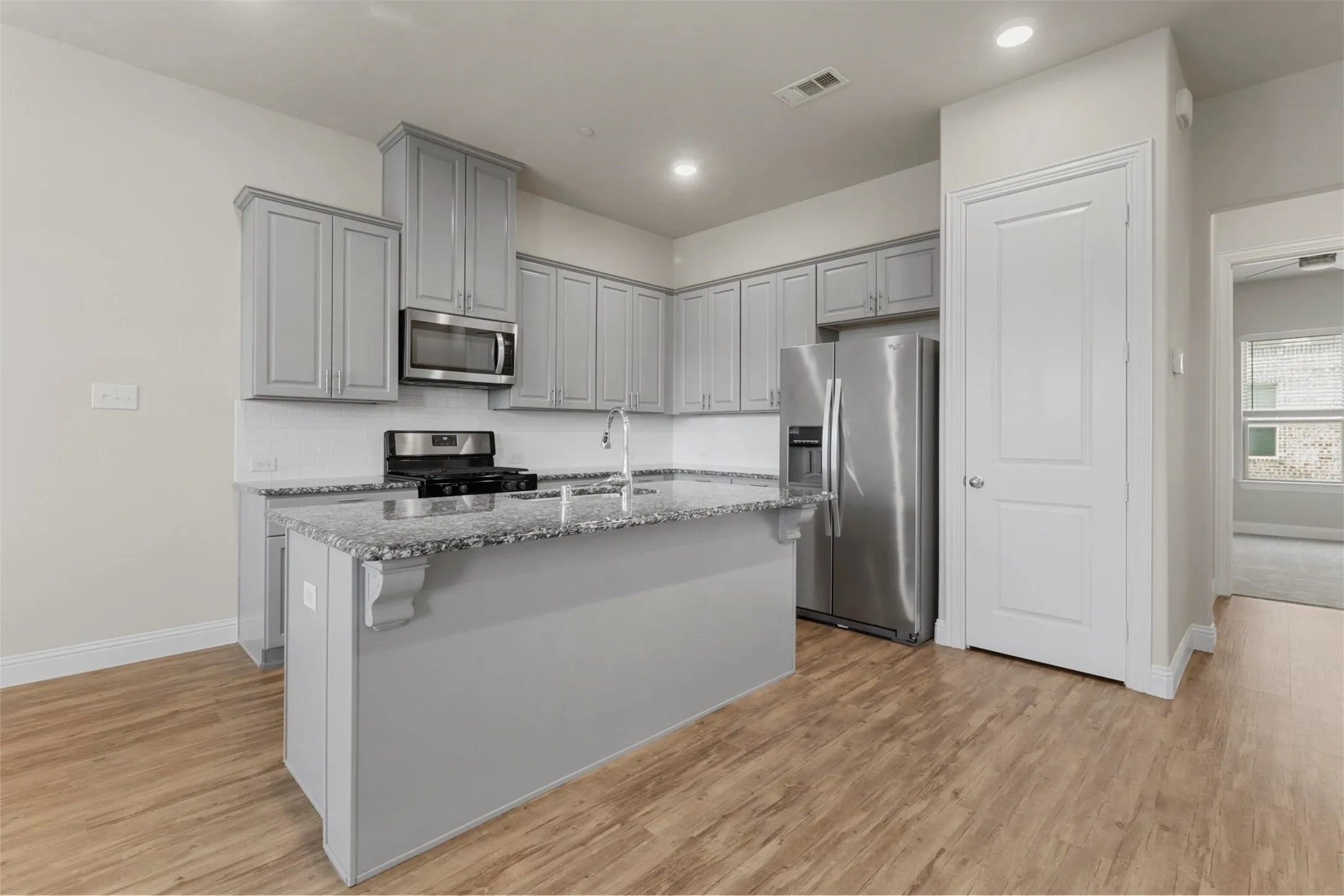 Townhouse For Rent in Collin County , 8161 Snowmass Drive, Frisco, Texas 75034, 4 Bedroom, 4 Bathroom, 2 Garage spaces, 2,259 Sqft, built in 2018, mls#21405789, Real Estate Agent in Frisco, Homes For Rent in Collin county, Homes For Rent in Frisco, Realtor in Frisco Texas, Real Estate Brokerage Independent Realty Texas, Luminita Cordes Realtor