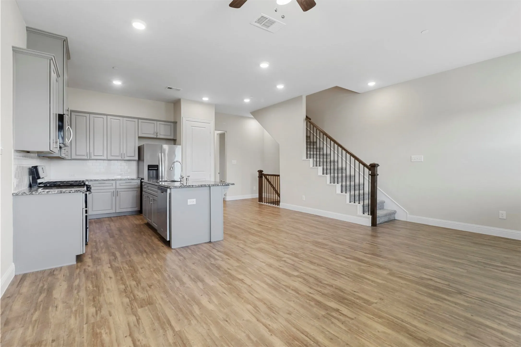 Townhouse For Rent in Collin County , 8161 Snowmass Drive, Frisco, Texas 75034, 4 Bedroom, 4 Bathroom, 2 Garage spaces, 2,259 Sqft, built in 2018, mls#21405789, Real Estate Agent in Frisco, Homes For Rent in Collin county, Homes For Rent in Frisco, Realtor in Frisco Texas, Real Estate Brokerage Independent Realty Texas, Luminita Cordes Realtor