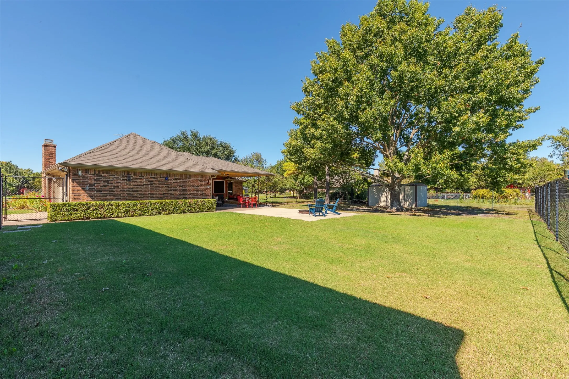Single Family Residence For Sale in Collin County , 2225 The Crossings Drive, Lowry Crossing, Texas 75069, 3 Bedroom, 2 Bathroom, 2 Garage spaces, 1,450 Sqft, built in 1994, mls#21405775, Real Estate Agent in Lowry Crossing, Homes For Sale in Collin county, Homes For Sale in Lowry Crossing, Realtor in Lowry Crossing Texas, Real Estate Brokerage Independent Realty Texas, Luminita Cordes Realtor