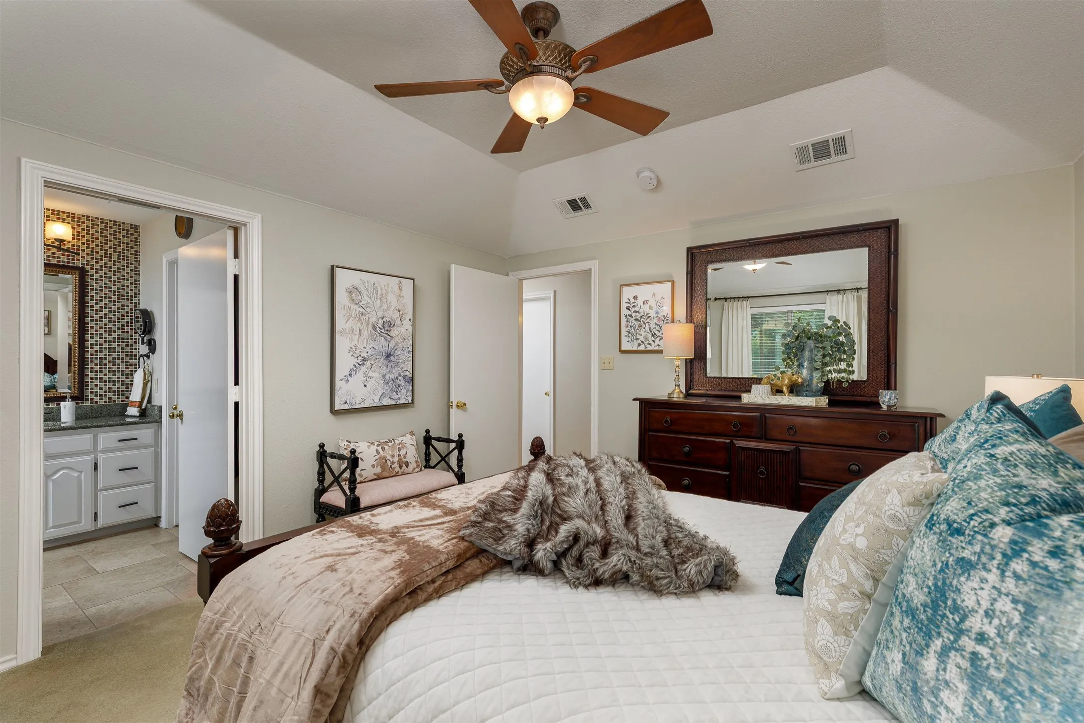 Single Family Residence For Sale in Collin County , 2225 The Crossings Drive, Lowry Crossing, Texas 75069, 3 Bedroom, 2 Bathroom, 2 Garage spaces, 1,450 Sqft, built in 1994, mls#21405775, Real Estate Agent in Lowry Crossing, Homes For Sale in Collin county, Homes For Sale in Lowry Crossing, Realtor in Lowry Crossing Texas, Real Estate Brokerage Independent Realty Texas, Luminita Cordes Realtor