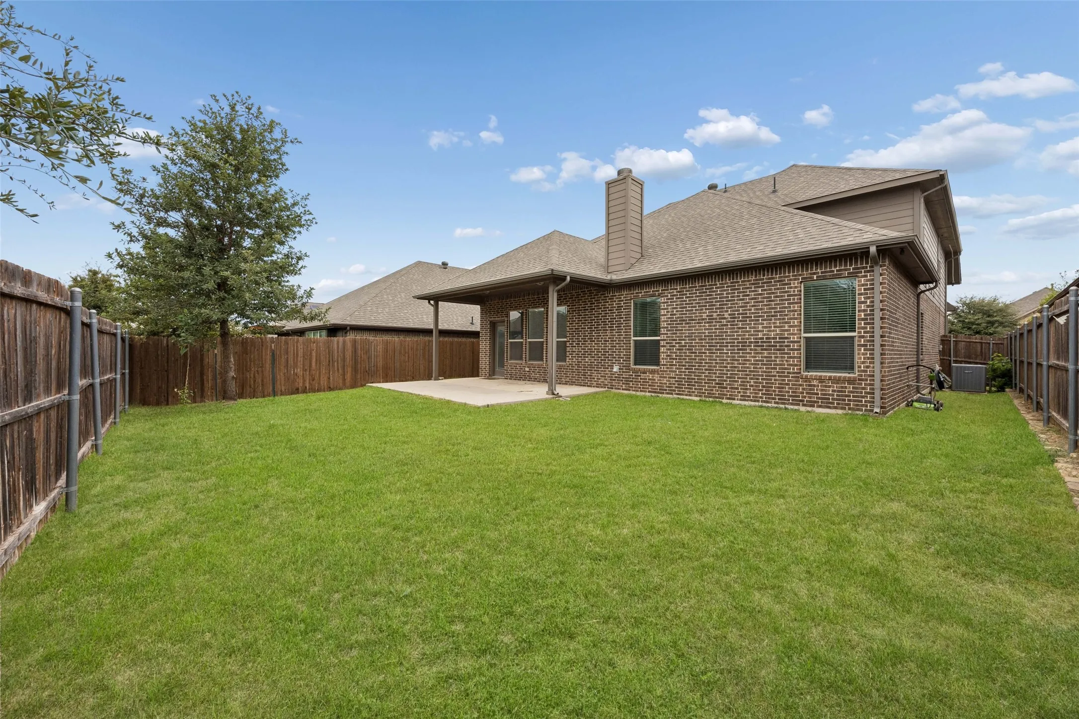 Single Family Residence For Sale in Tarrant County , 5936 Dunnlevy Drive, Fort Worth, Texas 76179, 4 Bedroom, 4 Bathroom, 2 Garage spaces, 2,817 Sqft, built in 2017, mls#21401597, Real Estate Agent in Fort Worth, Homes For Sale in Tarrant county, Homes For Sale in Fort Worth, Realtor in Fort Worth Texas, Real Estate Brokerage Independent Realty Texas, Luminita Cordes Realtor