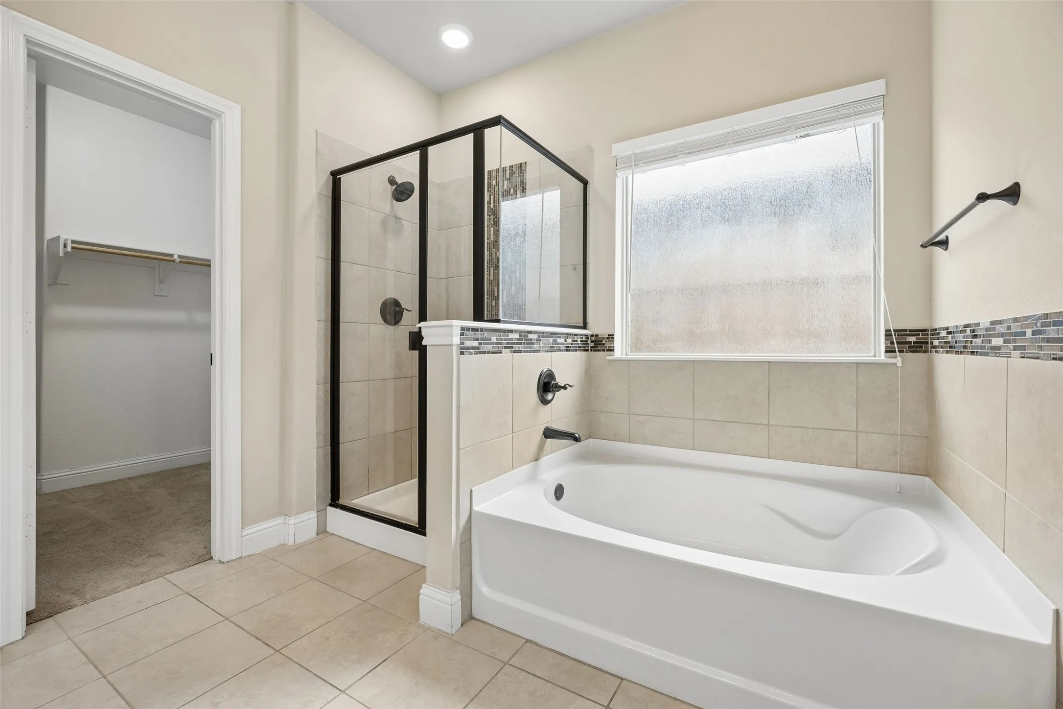 Single Family Residence For Sale in Tarrant County , 5936 Dunnlevy Drive, Fort Worth, Texas 76179, 4 Bedroom, 4 Bathroom, 2 Garage spaces, 2,817 Sqft, built in 2017, mls#21401597, Real Estate Agent in Fort Worth, Homes For Sale in Tarrant county, Homes For Sale in Fort Worth, Realtor in Fort Worth Texas, Real Estate Brokerage Independent Realty Texas, Luminita Cordes Realtor