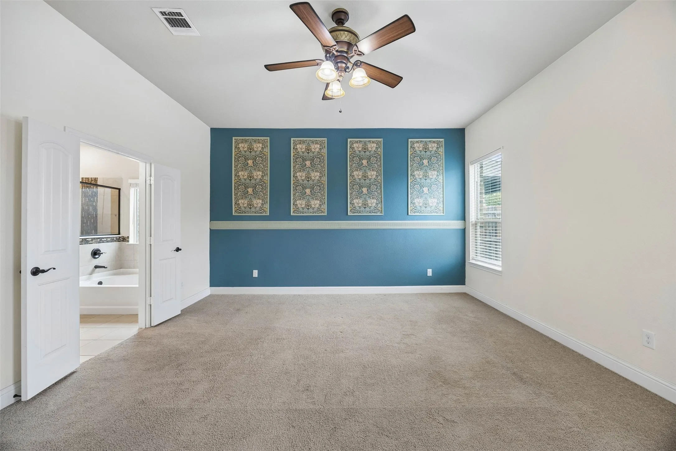 Single Family Residence For Sale in Tarrant County , 5936 Dunnlevy Drive, Fort Worth, Texas 76179, 4 Bedroom, 4 Bathroom, 2 Garage spaces, 2,817 Sqft, built in 2017, mls#21401597, Real Estate Agent in Fort Worth, Homes For Sale in Tarrant county, Homes For Sale in Fort Worth, Realtor in Fort Worth Texas, Real Estate Brokerage Independent Realty Texas, Luminita Cordes Realtor