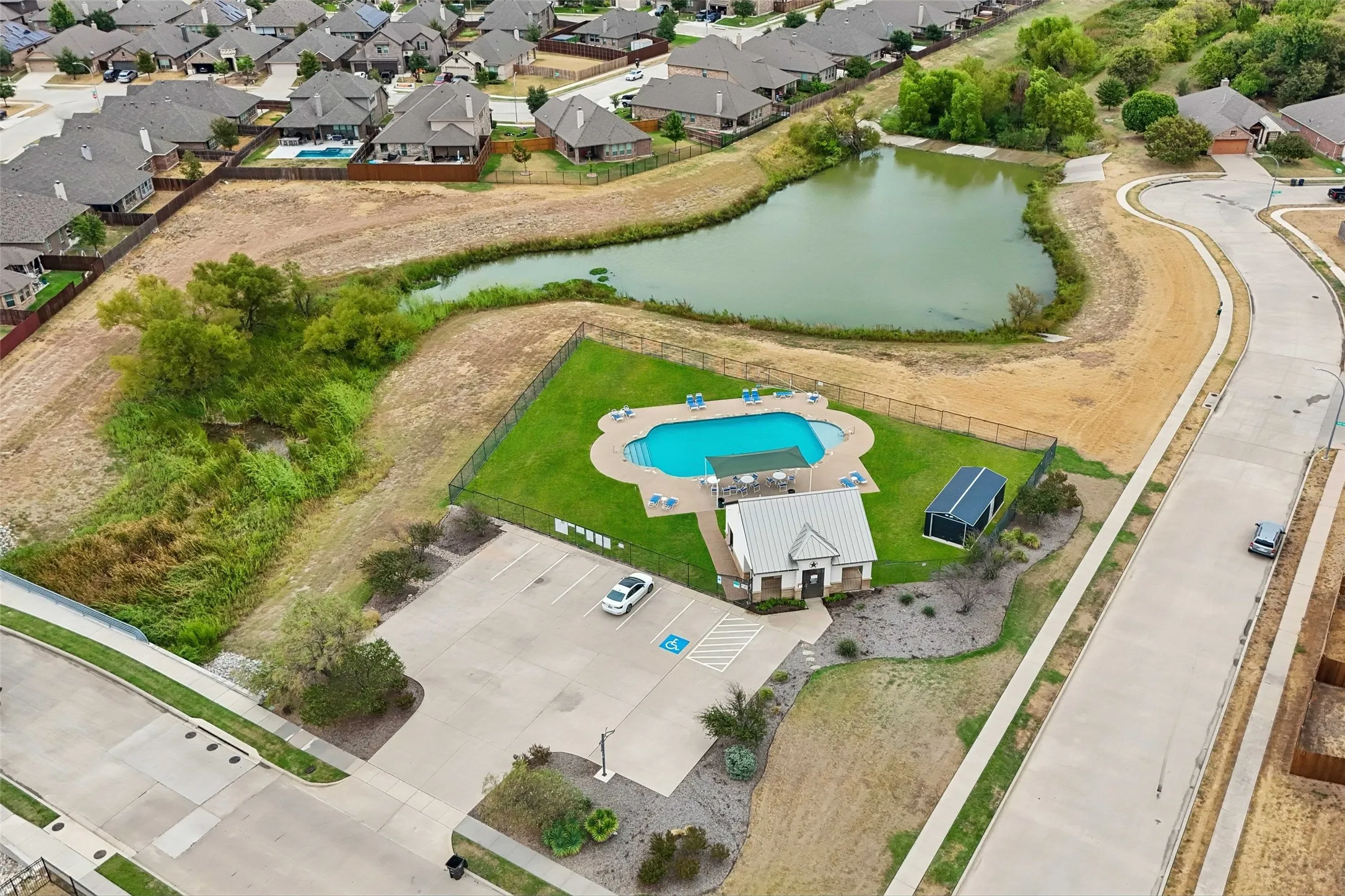 Single Family Residence For Sale in Tarrant County , 5936 Dunnlevy Drive, Fort Worth, Texas 76179, 4 Bedroom, 4 Bathroom, 2 Garage spaces, 2,817 Sqft, built in 2017, mls#21401597, Real Estate Agent in Fort Worth, Homes For Sale in Tarrant county, Homes For Sale in Fort Worth, Realtor in Fort Worth Texas, Real Estate Brokerage Independent Realty Texas, Luminita Cordes Realtor