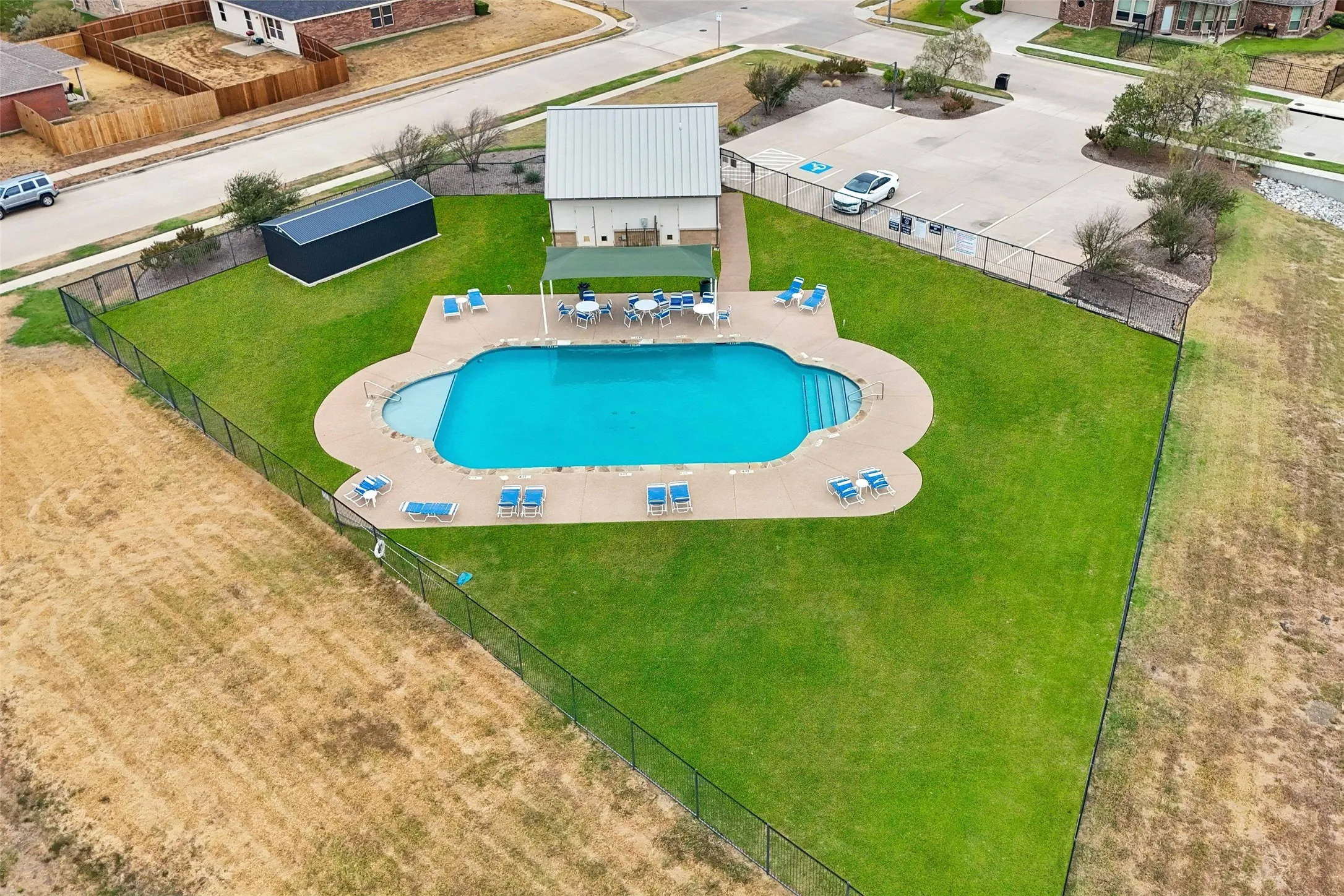 Single Family Residence For Sale in Tarrant County , 5936 Dunnlevy Drive, Fort Worth, Texas 76179, 4 Bedroom, 4 Bathroom, 2 Garage spaces, 2,817 Sqft, built in 2017, mls#21401597, Real Estate Agent in Fort Worth, Homes For Sale in Tarrant county, Homes For Sale in Fort Worth, Realtor in Fort Worth Texas, Real Estate Brokerage Independent Realty Texas, Luminita Cordes Realtor