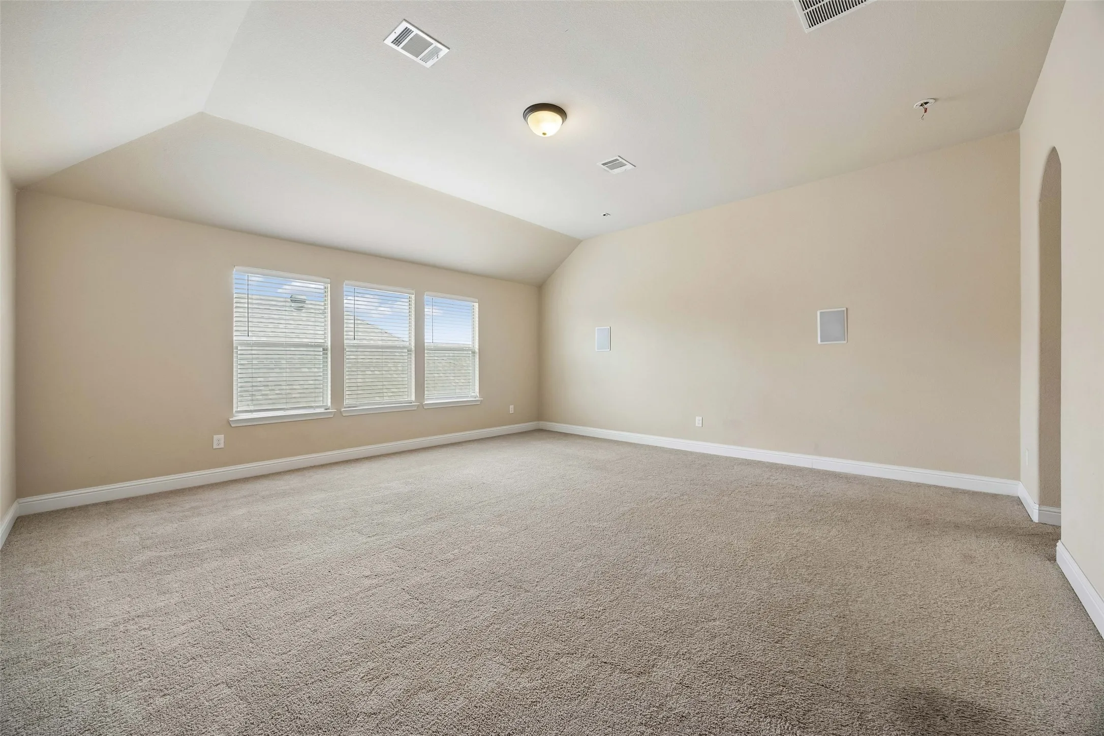 Single Family Residence For Sale in Tarrant County , 5936 Dunnlevy Drive, Fort Worth, Texas 76179, 4 Bedroom, 4 Bathroom, 2 Garage spaces, 2,817 Sqft, built in 2017, mls#21401597, Real Estate Agent in Fort Worth, Homes For Sale in Tarrant county, Homes For Sale in Fort Worth, Realtor in Fort Worth Texas, Real Estate Brokerage Independent Realty Texas, Luminita Cordes Realtor