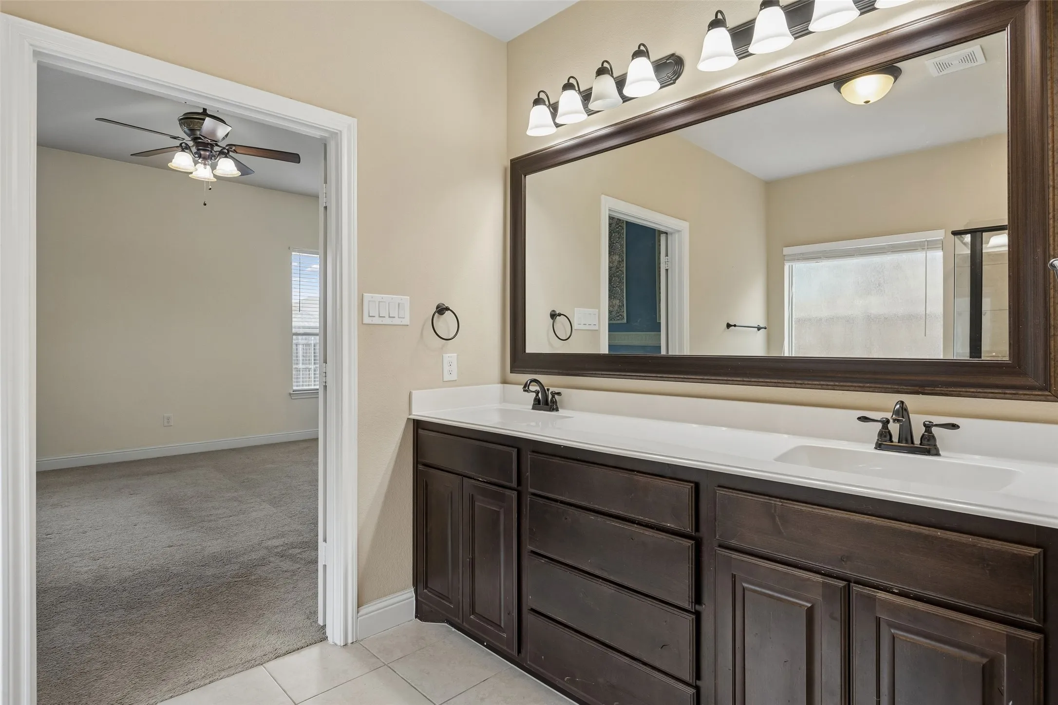 Single Family Residence For Sale in Tarrant County , 5936 Dunnlevy Drive, Fort Worth, Texas 76179, 4 Bedroom, 4 Bathroom, 2 Garage spaces, 2,817 Sqft, built in 2017, mls#21401597, Real Estate Agent in Fort Worth, Homes For Sale in Tarrant county, Homes For Sale in Fort Worth, Realtor in Fort Worth Texas, Real Estate Brokerage Independent Realty Texas, Luminita Cordes Realtor