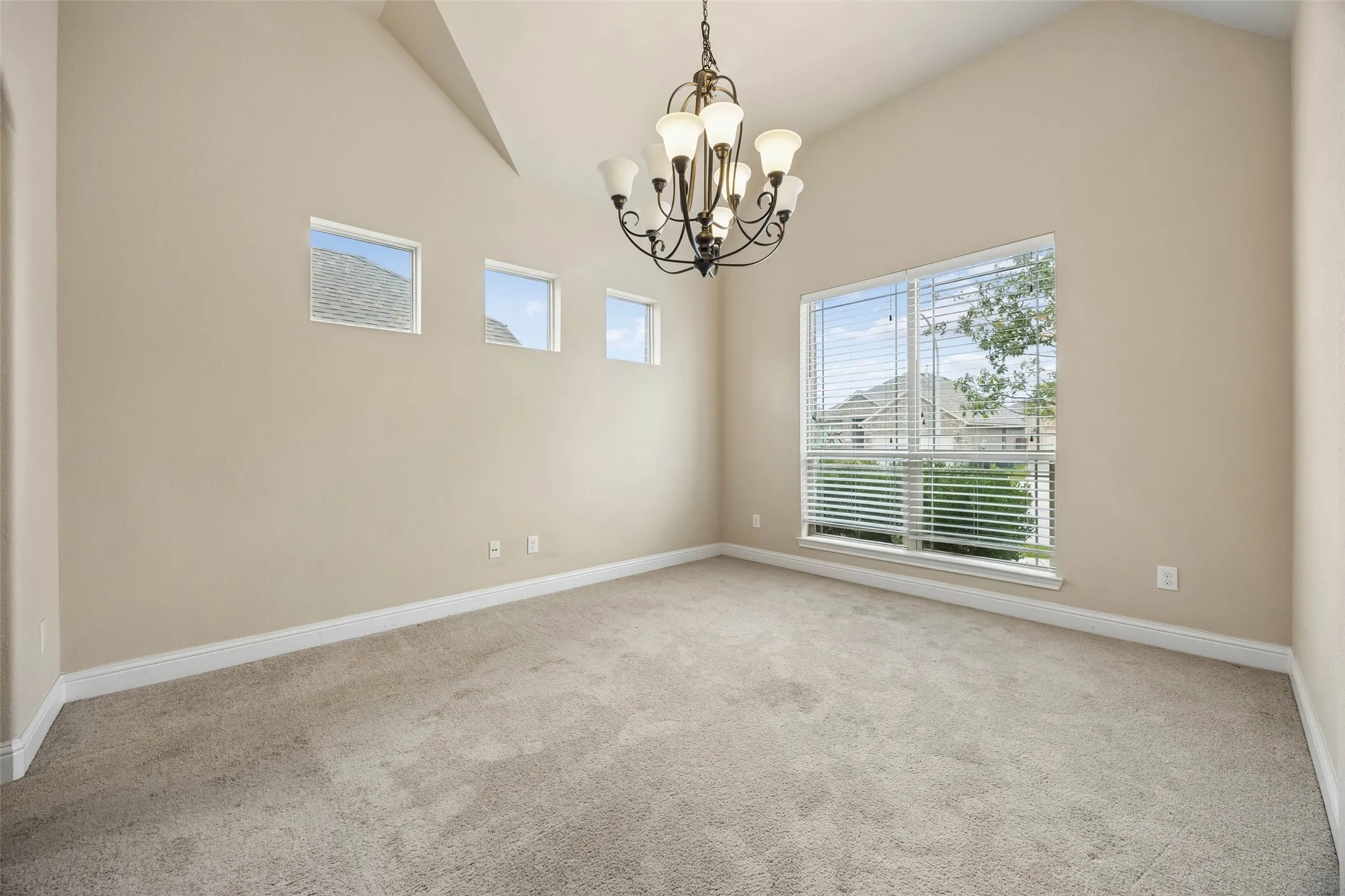 Single Family Residence For Sale in Tarrant County , 5936 Dunnlevy Drive, Fort Worth, Texas 76179, 4 Bedroom, 4 Bathroom, 2 Garage spaces, 2,817 Sqft, built in 2017, mls#21401597, Real Estate Agent in Fort Worth, Homes For Sale in Tarrant county, Homes For Sale in Fort Worth, Realtor in Fort Worth Texas, Real Estate Brokerage Independent Realty Texas, Luminita Cordes Realtor
