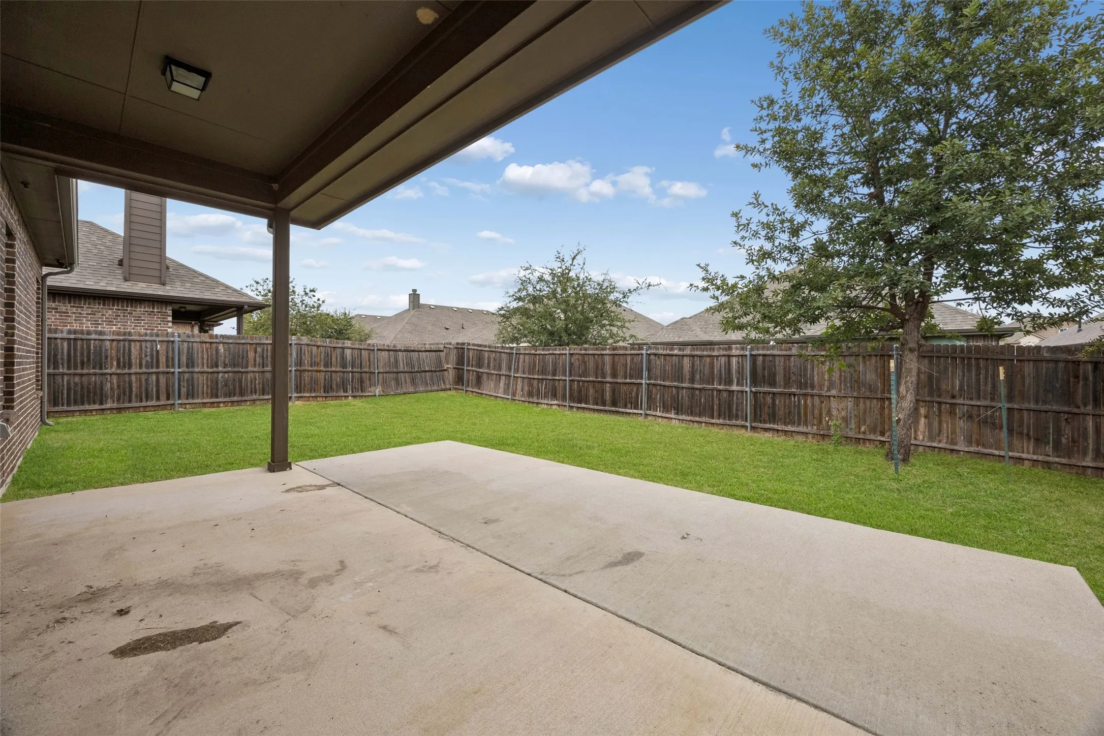 Single Family Residence For Sale in Tarrant County , 5936 Dunnlevy Drive, Fort Worth, Texas 76179, 4 Bedroom, 4 Bathroom, 2 Garage spaces, 2,817 Sqft, built in 2017, mls#21401597, Real Estate Agent in Fort Worth, Homes For Sale in Tarrant county, Homes For Sale in Fort Worth, Realtor in Fort Worth Texas, Real Estate Brokerage Independent Realty Texas, Luminita Cordes Realtor