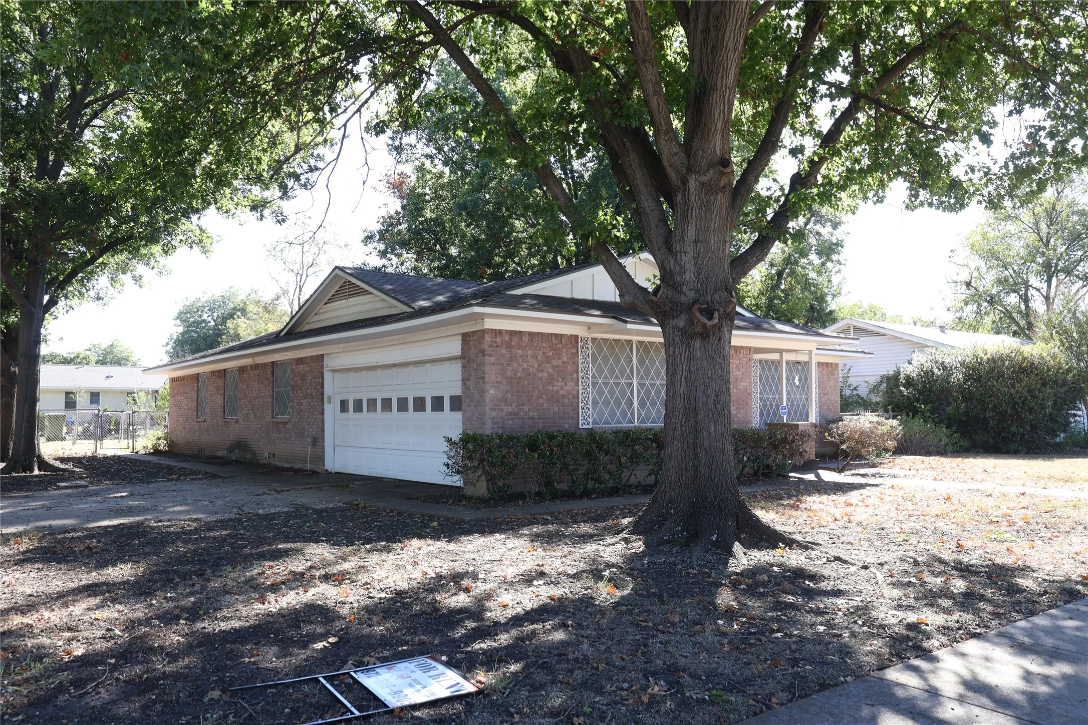 Single Family Residence For Rent in Dallas County , 1202 Alamo Lane, Garland, Texas 75040, 4 Bedroom, 2 Bathroom, 2 Garage spaces, 1,467 Sqft, built in 1955, mls#21404555, Real Estate Agent in Garland, Homes For Rent in Dallas county, Homes For Rent in Garland, Realtor in Garland Texas, Real Estate Brokerage Independent Realty Texas, Luminita Cordes Realtor