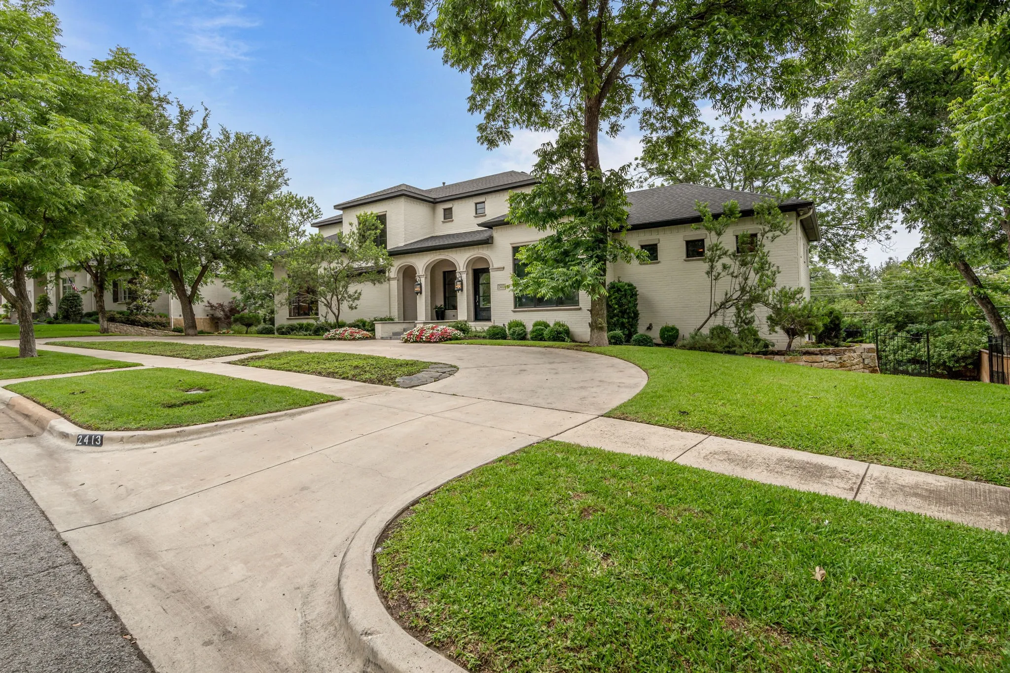 Single Family Residence For Sale in Tarrant County , 2413 Lofton Terrace, Fort Worth, Texas 76109, 5 Bedroom, 7 Bathroom, 3 Garage spaces, 6,596 Sqft, built in 2016, mls#21405671, Real Estate Agent in Fort Worth, Homes For Sale in Tarrant county, Homes For Sale in Fort Worth, Realtor in Fort Worth Texas, Real Estate Brokerage Independent Realty Texas, Luminita Cordes Realtor