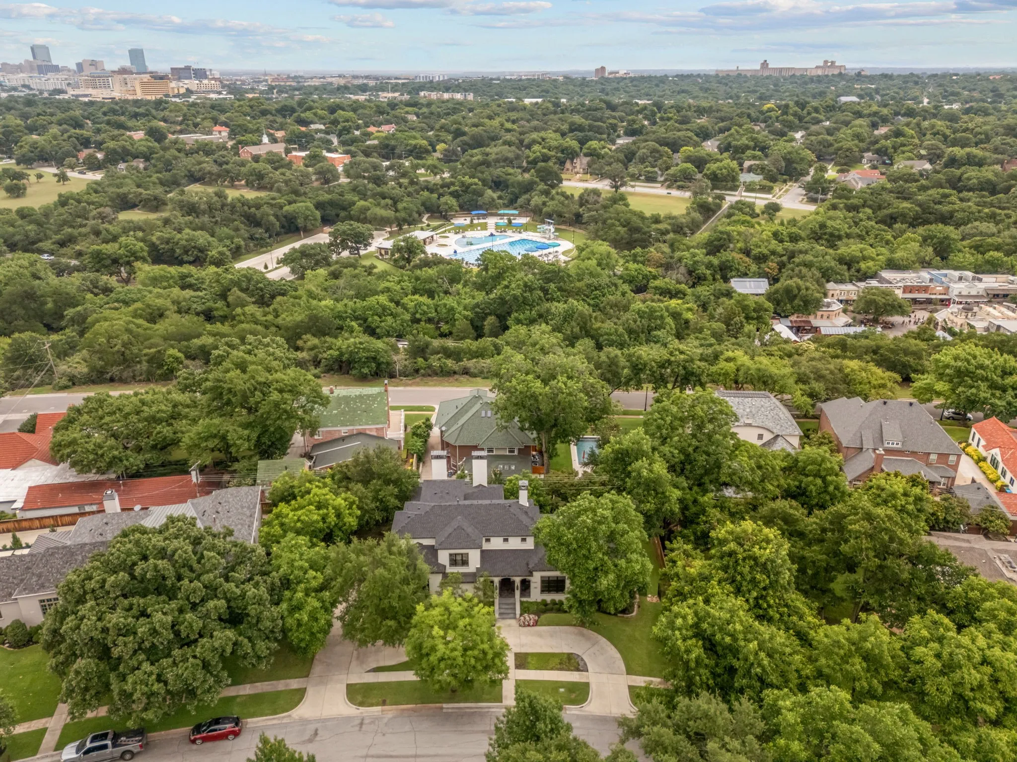 Single Family Residence For Sale in Tarrant County , 2413 Lofton Terrace, Fort Worth, Texas 76109, 5 Bedroom, 7 Bathroom, 3 Garage spaces, 6,596 Sqft, built in 2016, mls#21405671, Real Estate Agent in Fort Worth, Homes For Sale in Tarrant county, Homes For Sale in Fort Worth, Realtor in Fort Worth Texas, Real Estate Brokerage Independent Realty Texas, Luminita Cordes Realtor