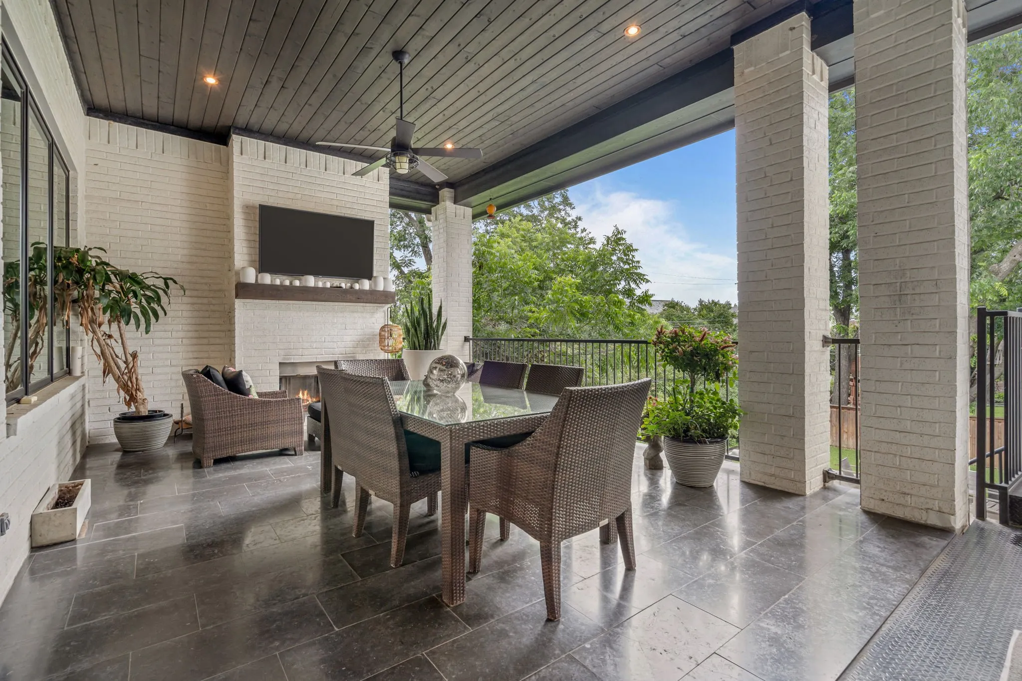 Single Family Residence For Sale in Tarrant County , 2413 Lofton Terrace, Fort Worth, Texas 76109, 5 Bedroom, 7 Bathroom, 3 Garage spaces, 6,596 Sqft, built in 2016, mls#21405671, Real Estate Agent in Fort Worth, Homes For Sale in Tarrant county, Homes For Sale in Fort Worth, Realtor in Fort Worth Texas, Real Estate Brokerage Independent Realty Texas, Luminita Cordes Realtor