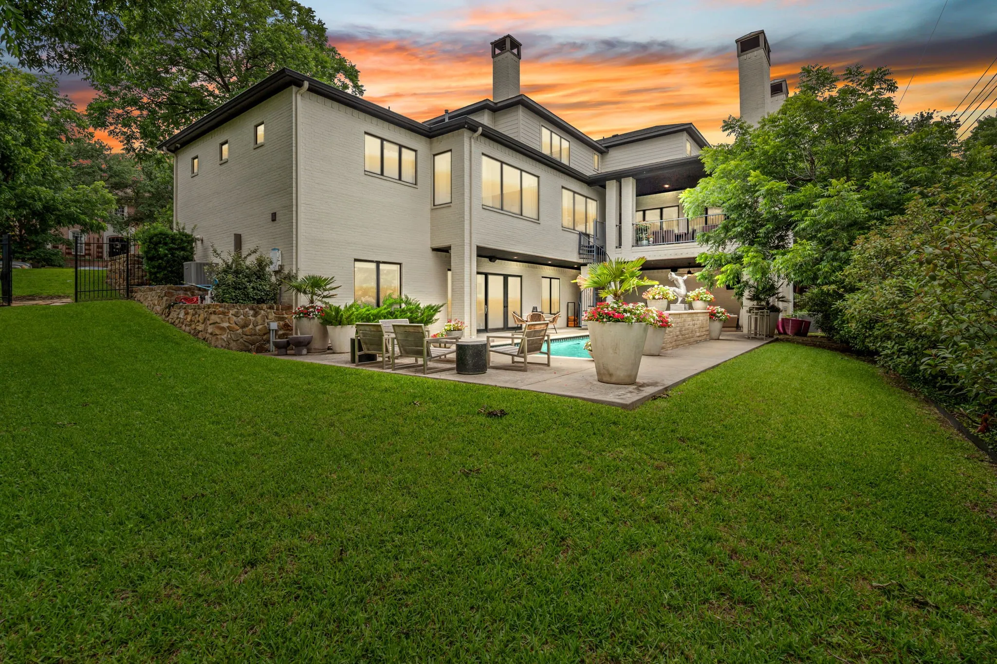 Single Family Residence For Sale in Tarrant County , 2413 Lofton Terrace, Fort Worth, Texas 76109, 5 Bedroom, 7 Bathroom, 3 Garage spaces, 6,596 Sqft, built in 2016, mls#21405671, Real Estate Agent in Fort Worth, Homes For Sale in Tarrant county, Homes For Sale in Fort Worth, Realtor in Fort Worth Texas, Real Estate Brokerage Independent Realty Texas, Luminita Cordes Realtor