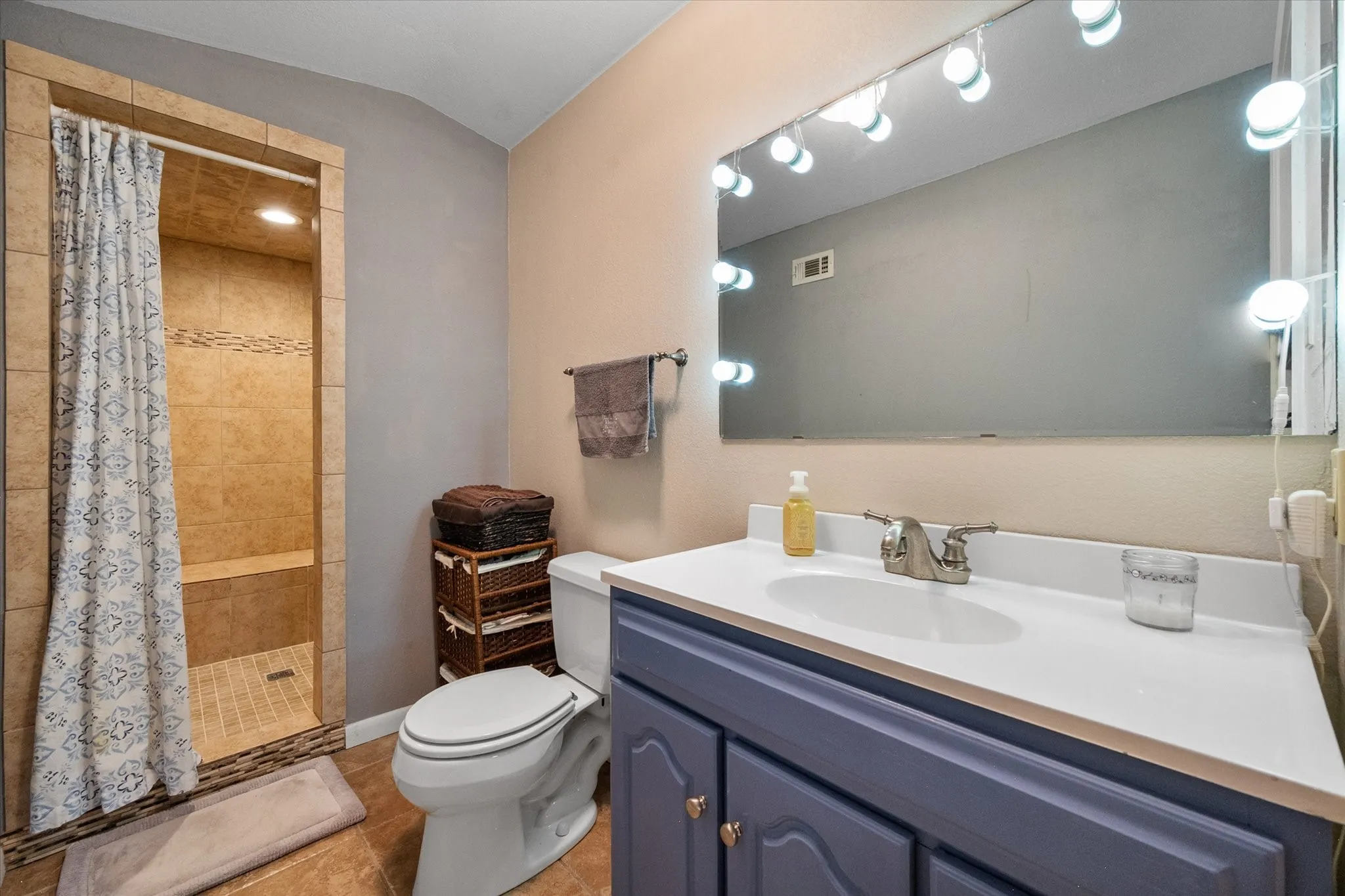 Single Family Residence For Sale in Navarro County , 5827 SE County Road 1095, Corsicana, Texas 75109, 3 Bedroom, 4 Bathroom, 2 Garage spaces, 1,597 Sqft, built in 2005, mls#21404744, Real Estate Agent in Corsicana, Homes For Sale in Navarro county, Homes For Sale in Corsicana, Realtor in Corsicana Texas, Real Estate Brokerage Independent Realty Texas, Luminita Cordes Realtor