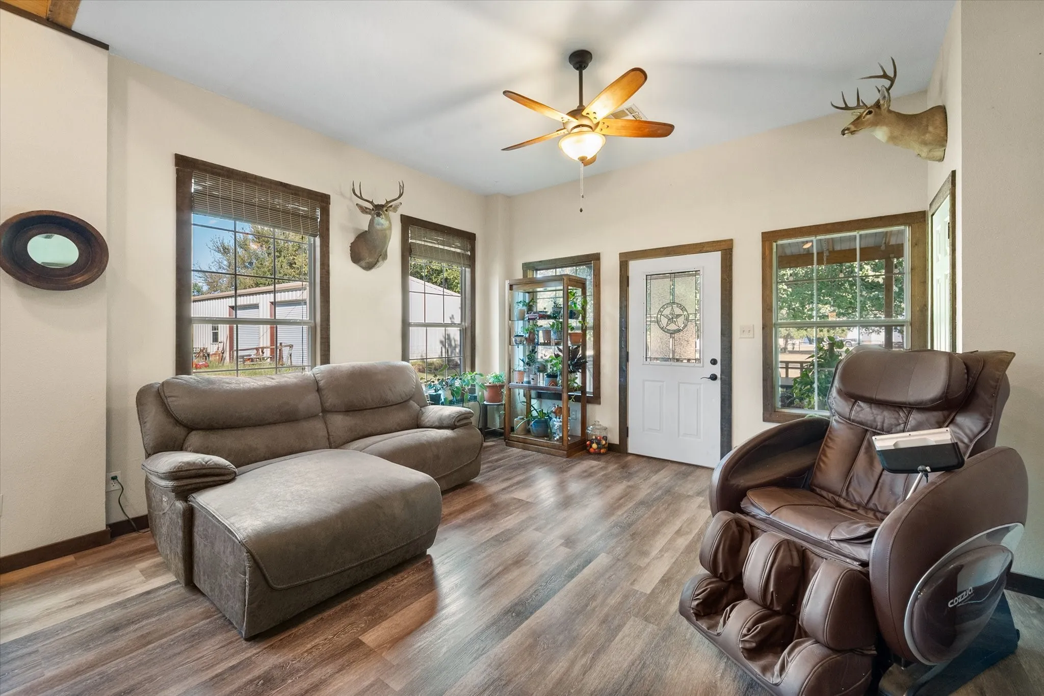 Single Family Residence For Sale in Navarro County , 5827 SE County Road 1095, Corsicana, Texas 75109, 3 Bedroom, 4 Bathroom, 2 Garage spaces, 1,597 Sqft, built in 2005, mls#21404744, Real Estate Agent in Corsicana, Homes For Sale in Navarro county, Homes For Sale in Corsicana, Realtor in Corsicana Texas, Real Estate Brokerage Independent Realty Texas, Luminita Cordes Realtor