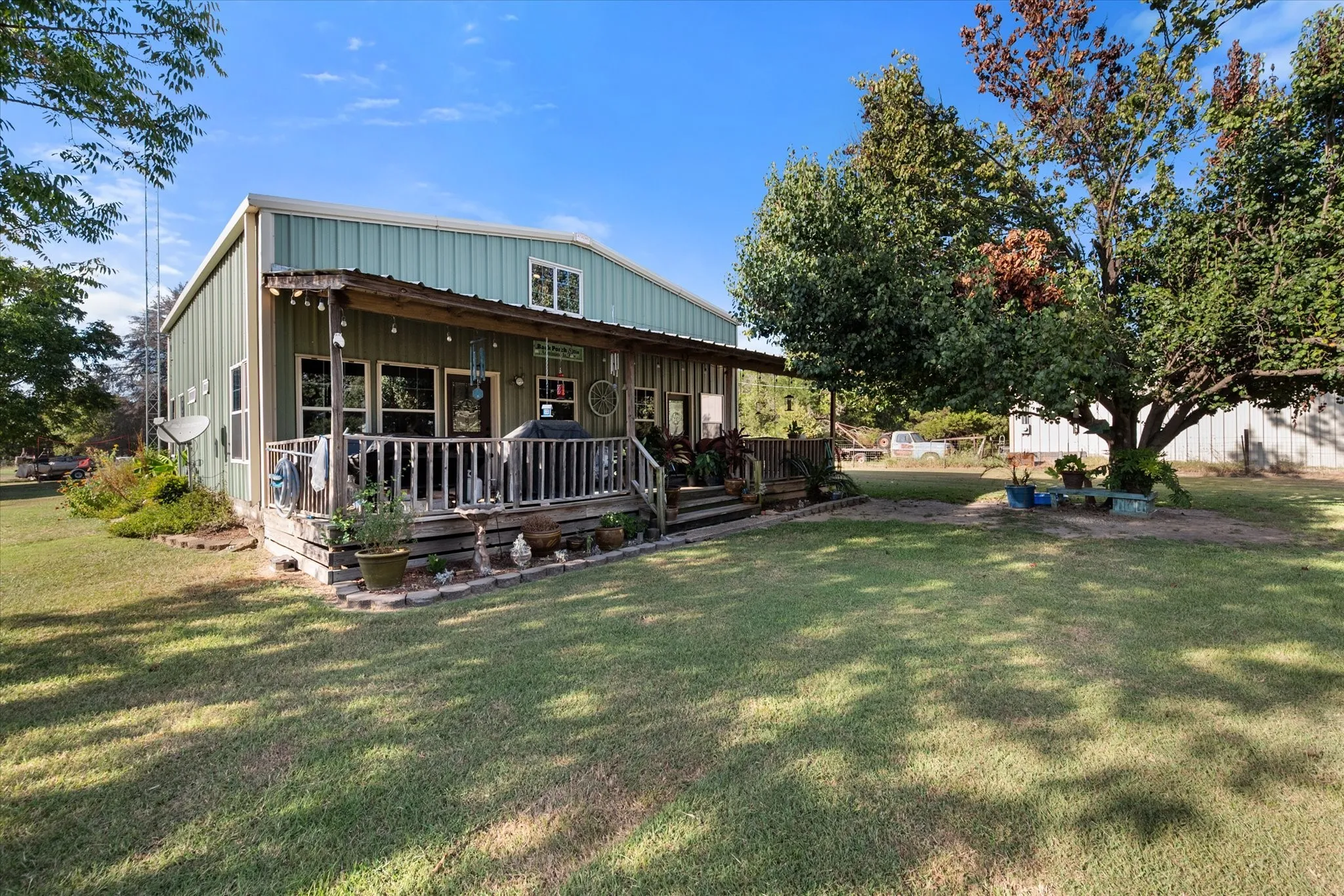 Single Family Residence For Sale in Navarro County , 5827 SE County Road 1095, Corsicana, Texas 75109, 3 Bedroom, 4 Bathroom, 2 Garage spaces, 1,597 Sqft, built in 2005, mls#21404744, Real Estate Agent in Corsicana, Homes For Sale in Navarro county, Homes For Sale in Corsicana, Realtor in Corsicana Texas, Real Estate Brokerage Independent Realty Texas, Luminita Cordes Realtor