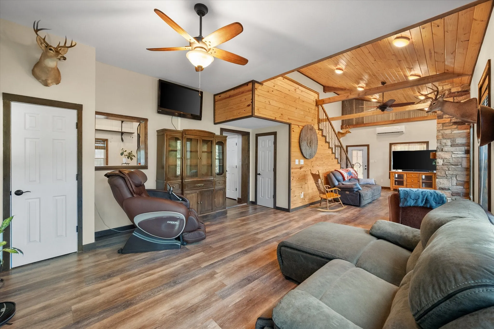 Single Family Residence For Sale in Navarro County , 5827 SE County Road 1095, Corsicana, Texas 75109, 3 Bedroom, 4 Bathroom, 2 Garage spaces, 1,597 Sqft, built in 2005, mls#21404744, Real Estate Agent in Corsicana, Homes For Sale in Navarro county, Homes For Sale in Corsicana, Realtor in Corsicana Texas, Real Estate Brokerage Independent Realty Texas, Luminita Cordes Realtor