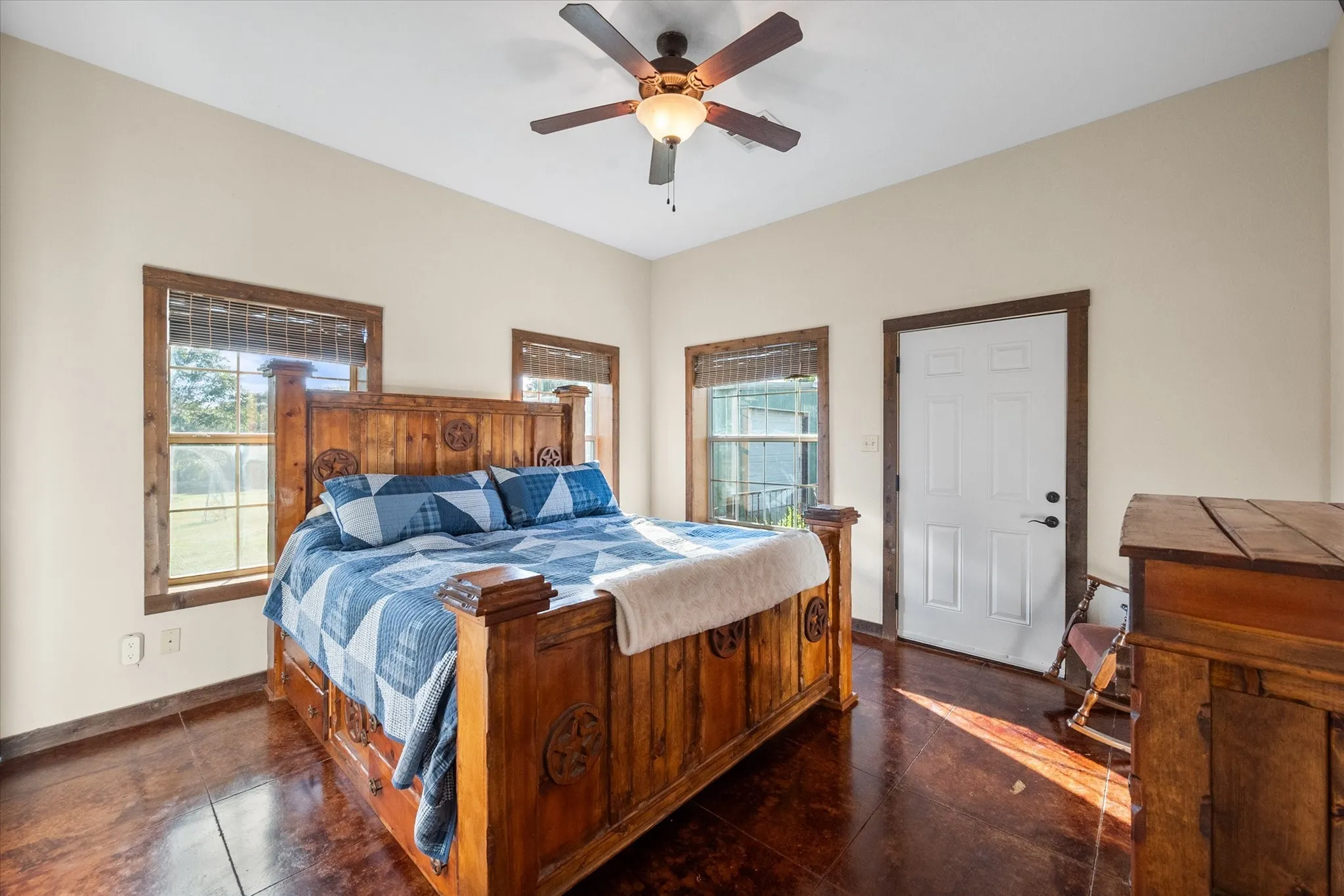 Single Family Residence For Sale in Navarro County , 5827 SE County Road 1095, Corsicana, Texas 75109, 3 Bedroom, 4 Bathroom, 2 Garage spaces, 1,597 Sqft, built in 2005, mls#21404744, Real Estate Agent in Corsicana, Homes For Sale in Navarro county, Homes For Sale in Corsicana, Realtor in Corsicana Texas, Real Estate Brokerage Independent Realty Texas, Luminita Cordes Realtor